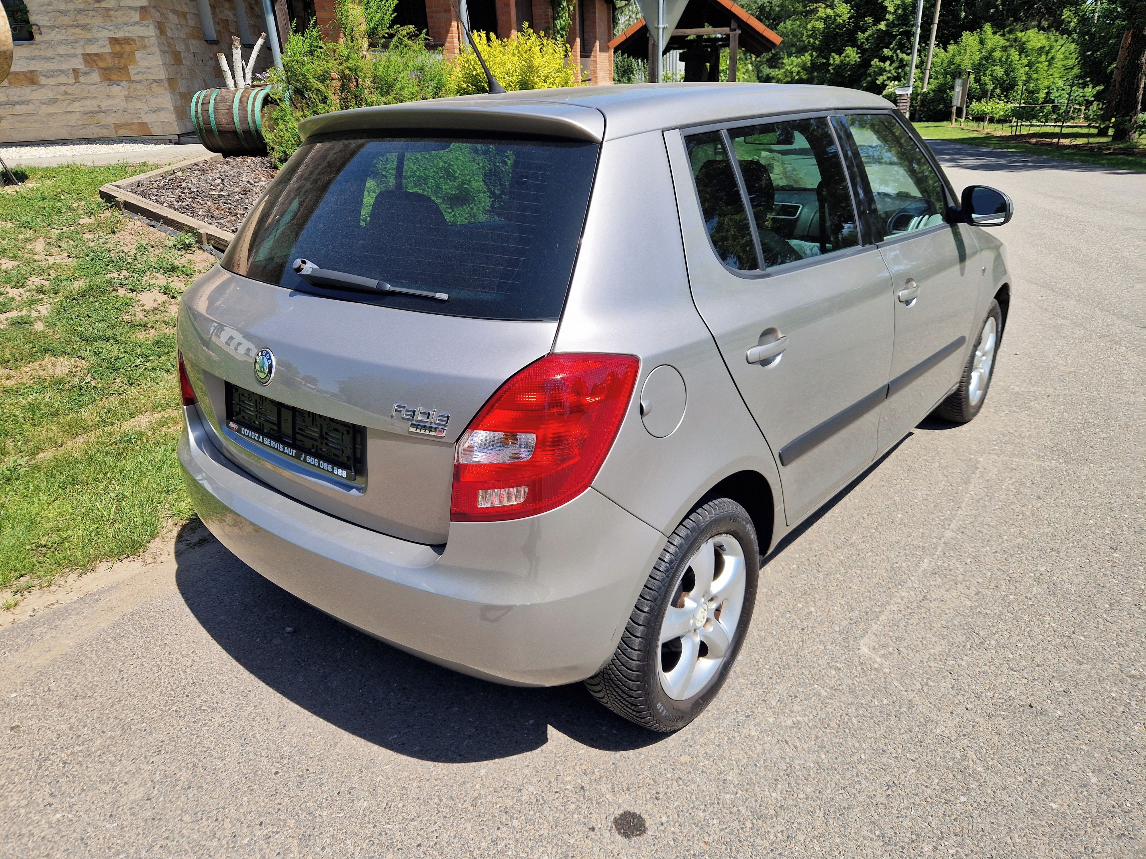 Škoda Fabia, 2 1,2 HTP 51KW , digi.klima - fotka 3