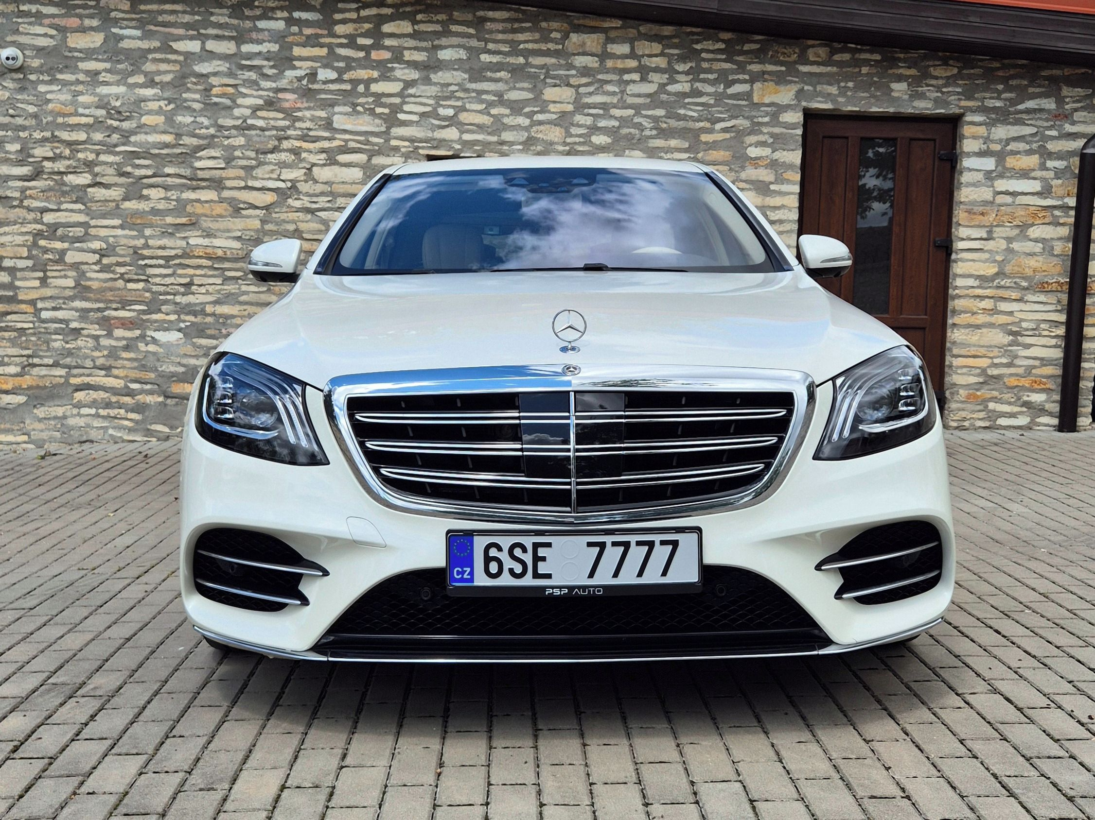 Mercedes-Benz Třídy S, 560 AMG 4MATIC Sedan (W222) - fotka 2