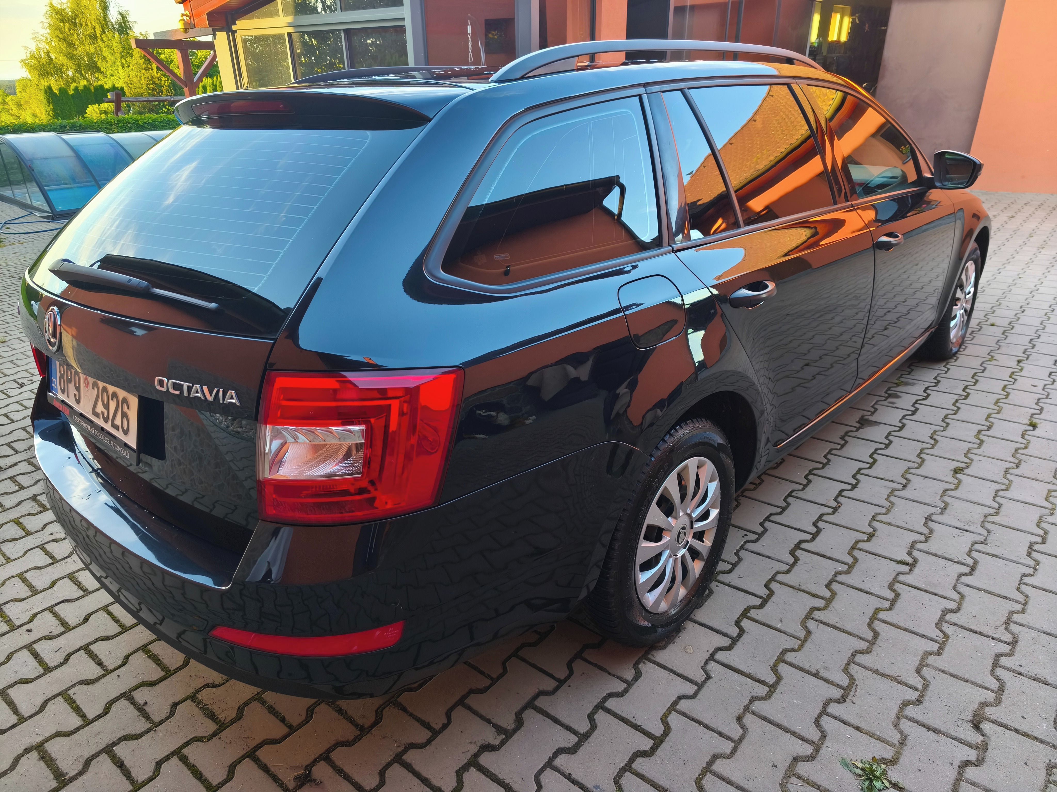 Škoda Octavia, 1.6tdi 77kw, r.v.2014 - fotka 4