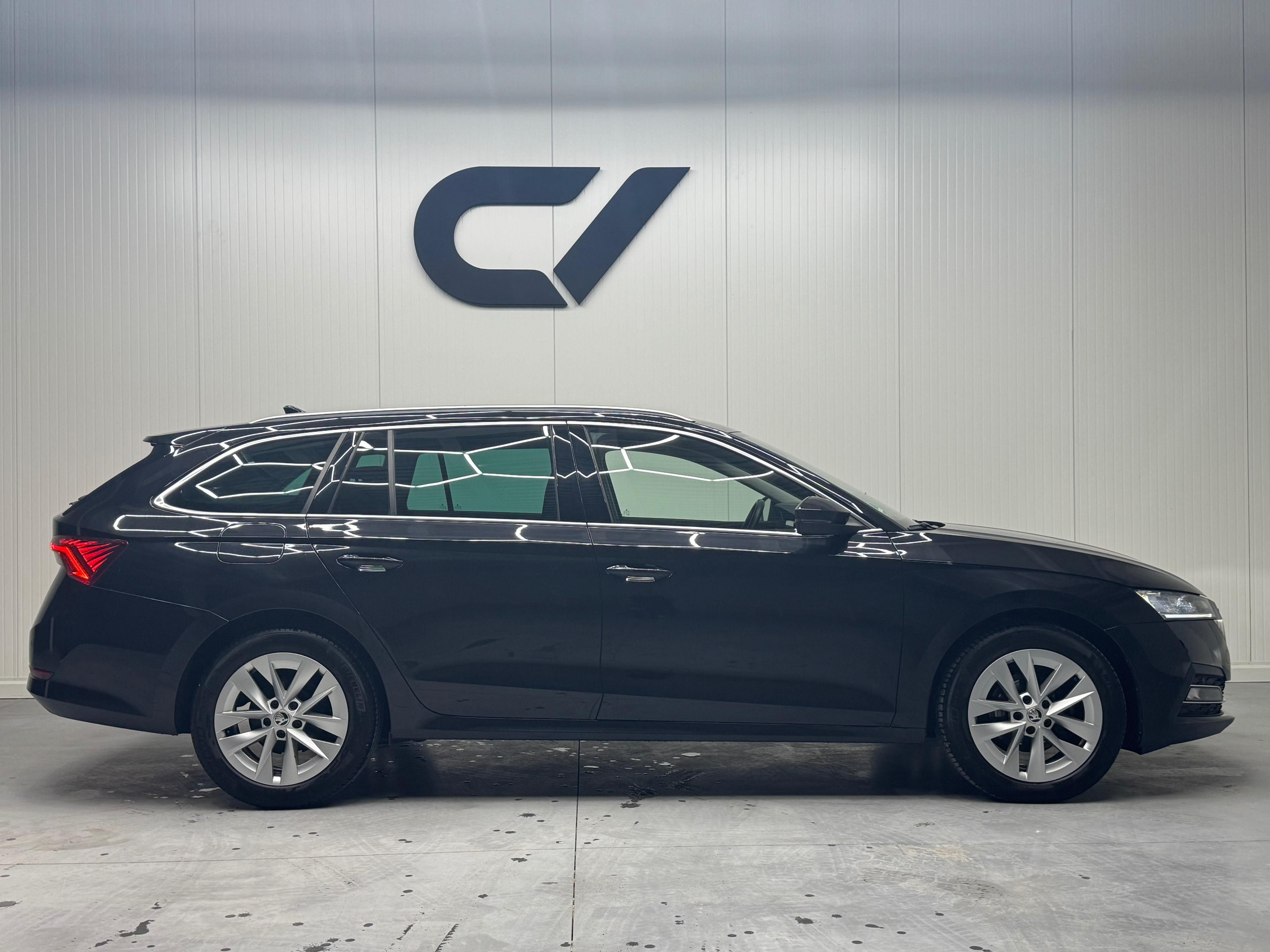 Škoda Octavia, 2.0 TDI Style HEAD UP - fotka 3