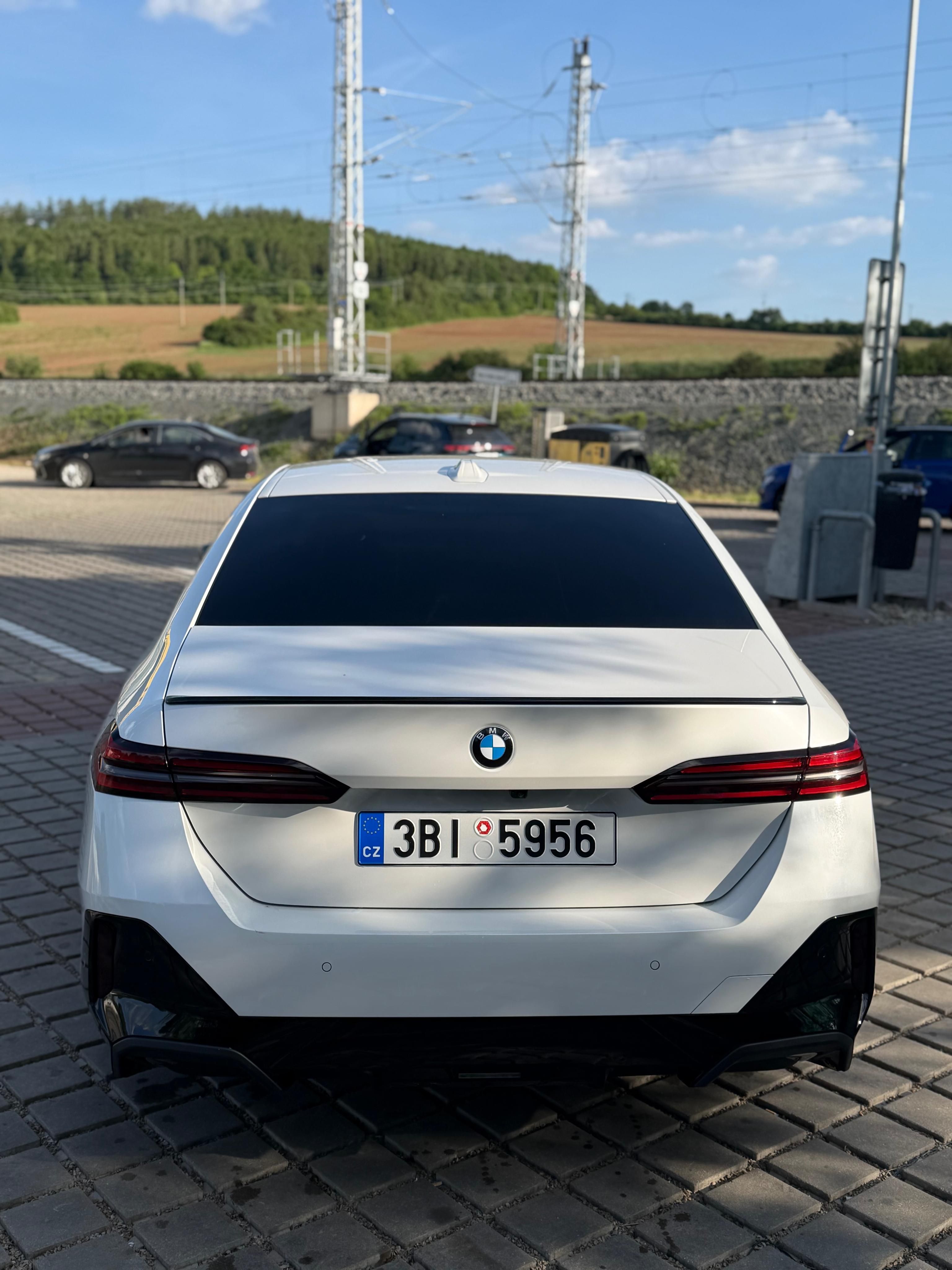 BMW Řada 5, 2.0 - fotka 5