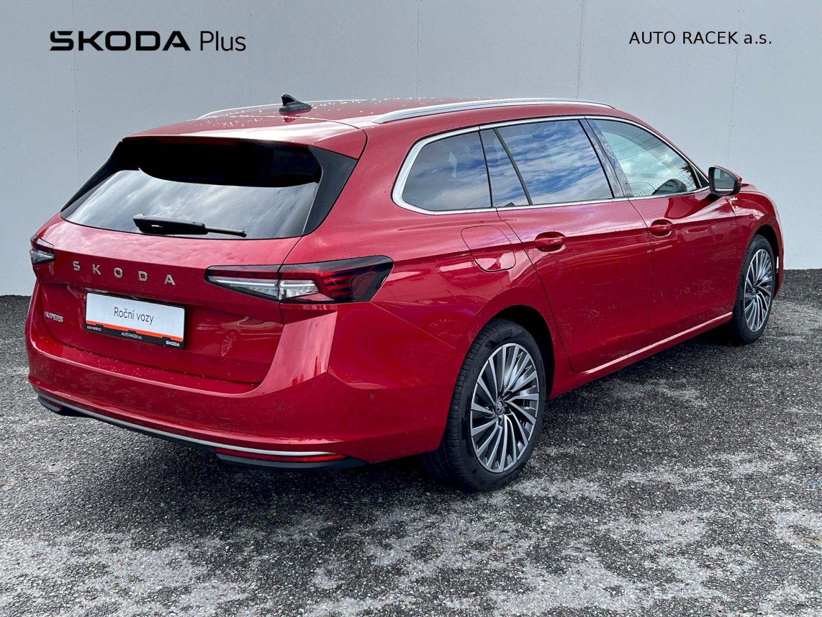 Škoda Superb, 2.0 TDI 110kW L&K Combi DSG - fotka 2