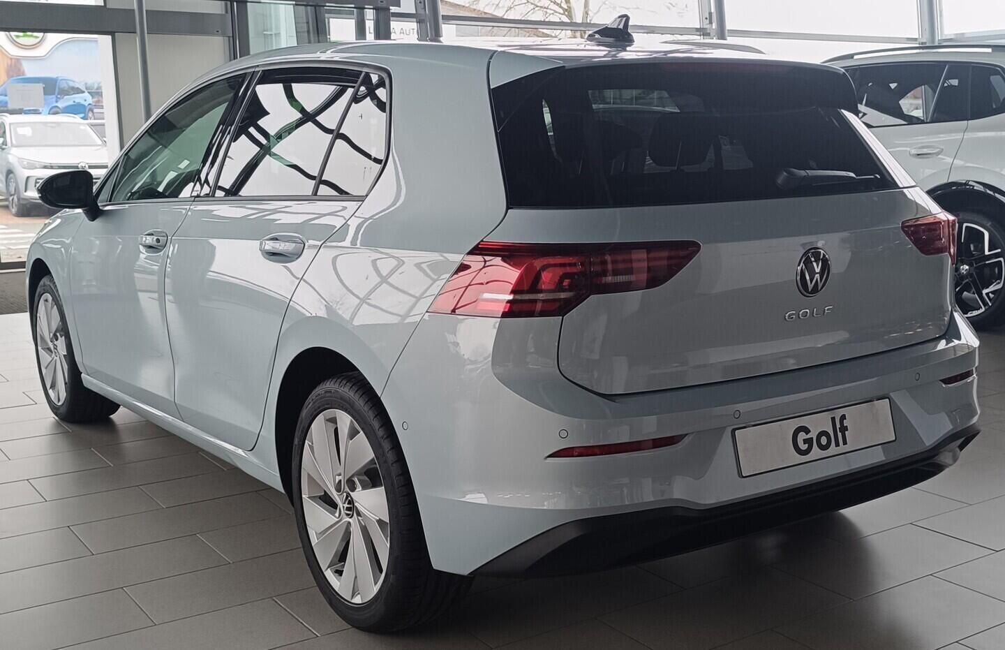 Volkswagen Golf, People 1,5 eTSI 110 kW - fotka 3