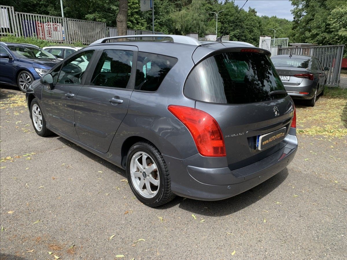 Peugeot 308, 1,6 HDI 7.MÍST - fotka 6