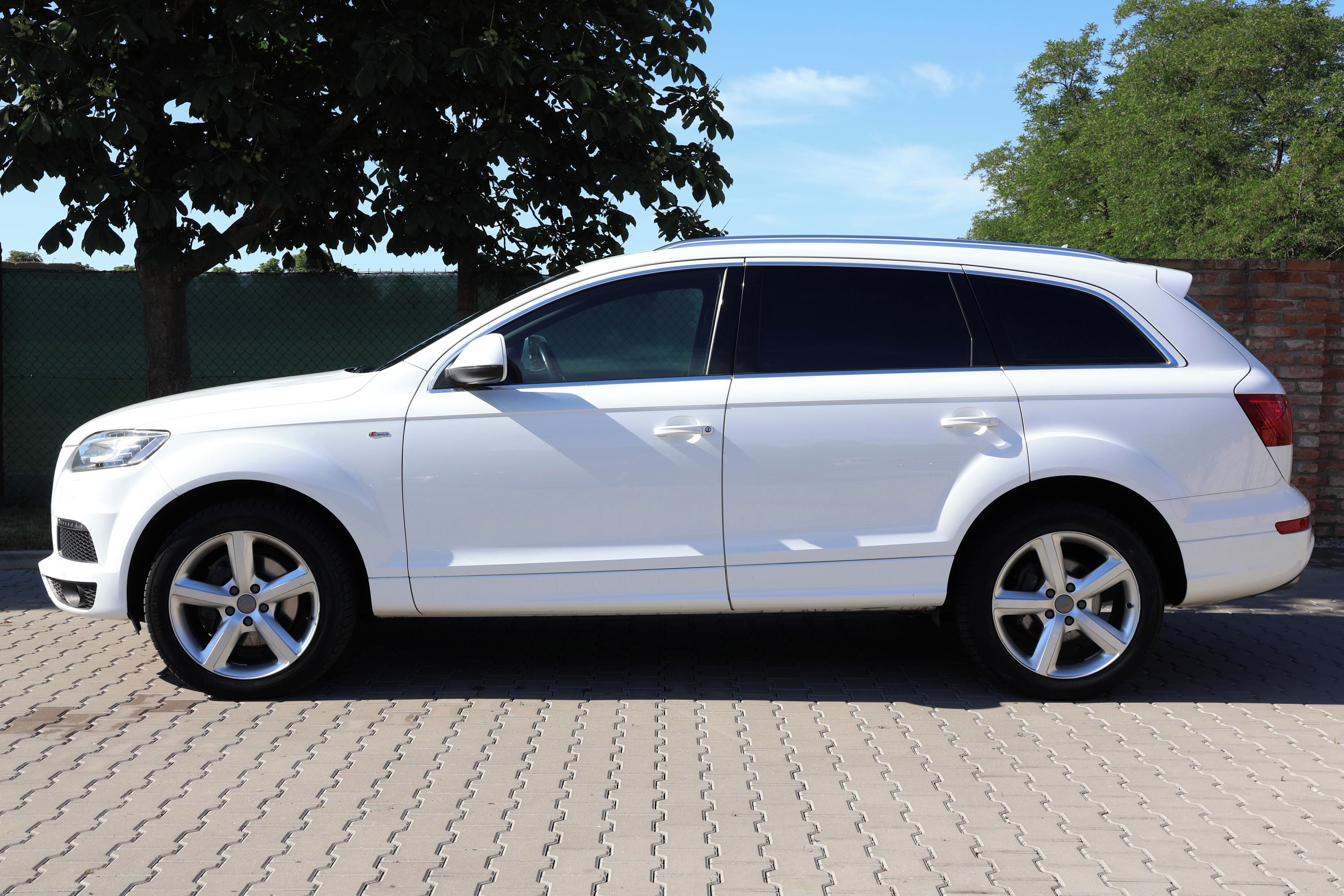 Audi Q7, 3.0TDI 176kW FACELIFT 2xSLINE - fotka 2