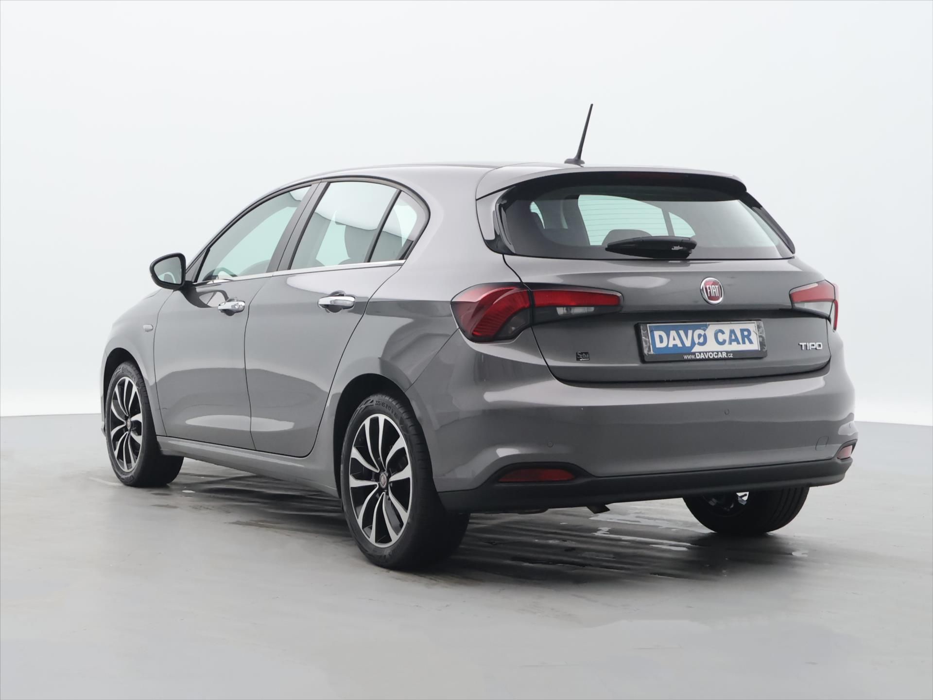 Fiat Tipo, 1,4 16V 70kW CZ Street 4800km - fotka 5