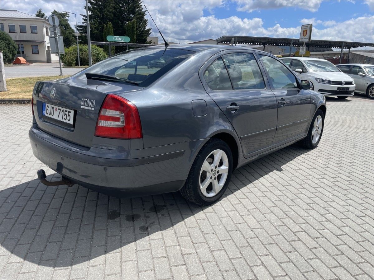 Škoda Octavia, 1,9 TDi 77kw Elegance Klima Ků - fotka 4