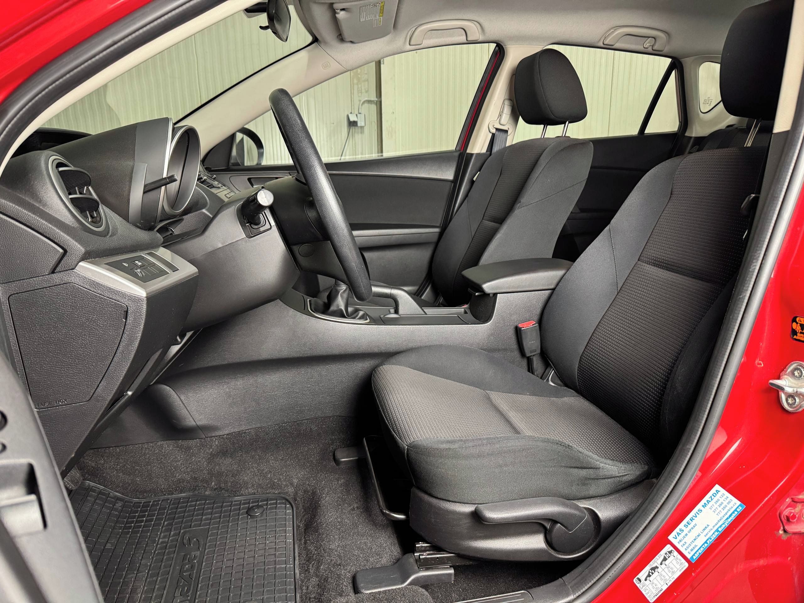 Mazda 3, 1.6i 77kw, ČR, Klima - fotka 5