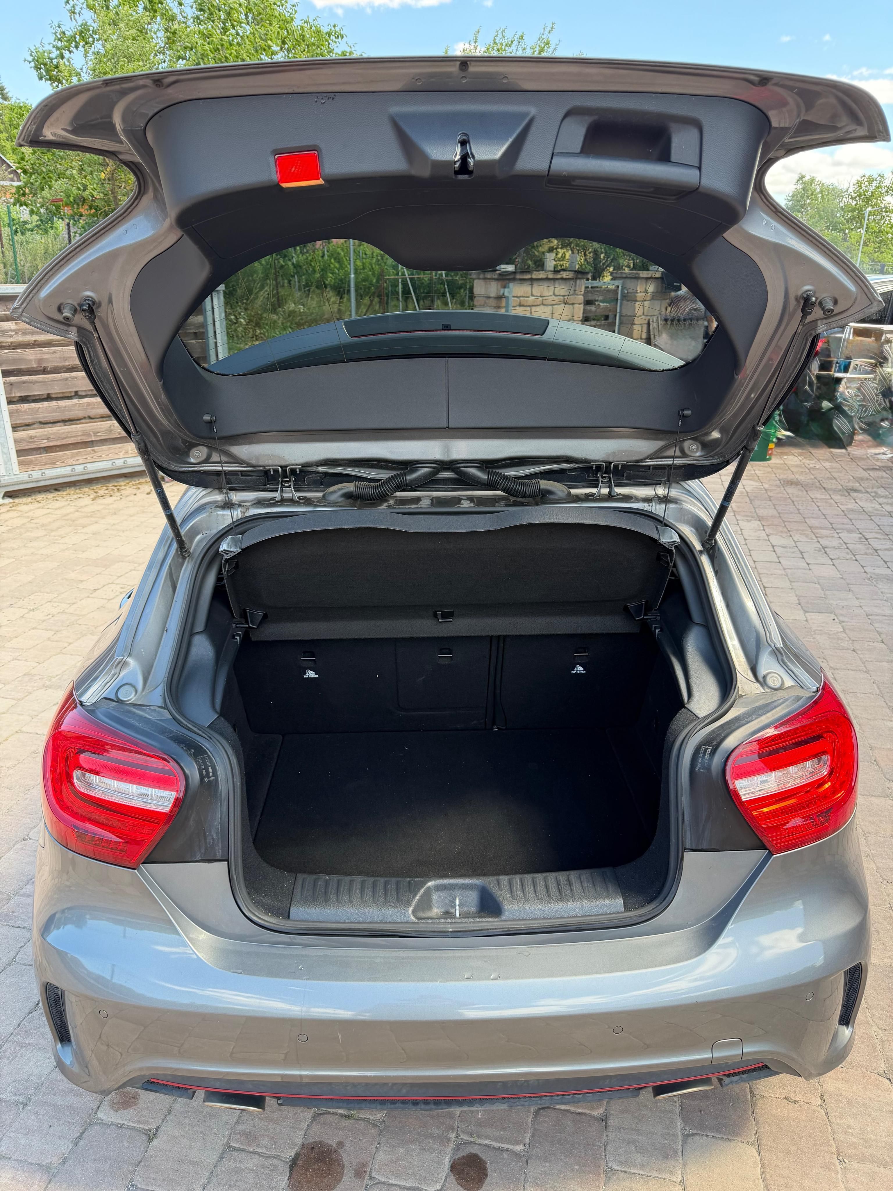 Mercedes-Benz Třídy A, Mercedes Benz A250, 155kW - fotka 5