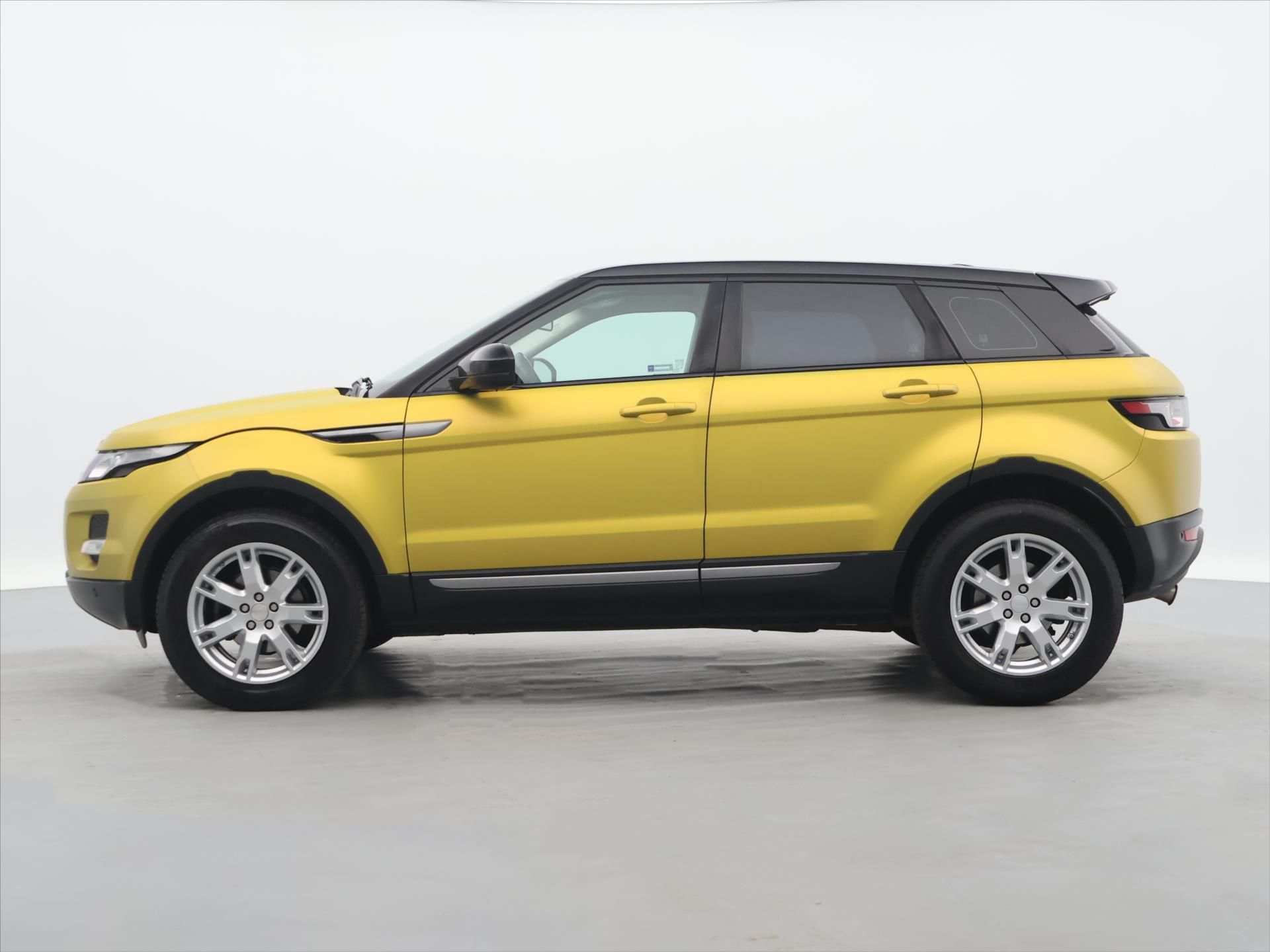 Land Rover Range Rover, 2,2 TD4 Prestige CZ 1.maj DPH - fotka 4