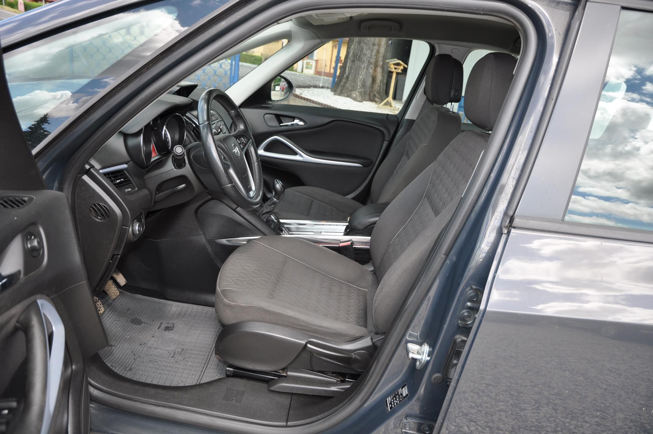 Opel Zafira, TOURER 2.0CDTi 121kW Active - fotka 6