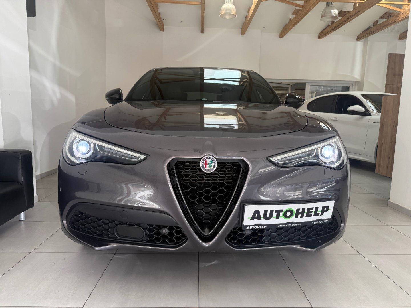 Alfa Romeo Stelvio, 2.2 210 HP Veloce 8AT Q4 - fotka 2
