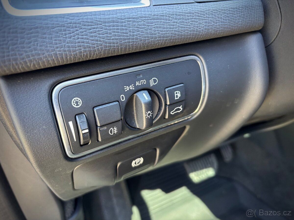 Volvo XC60 - fotka 2