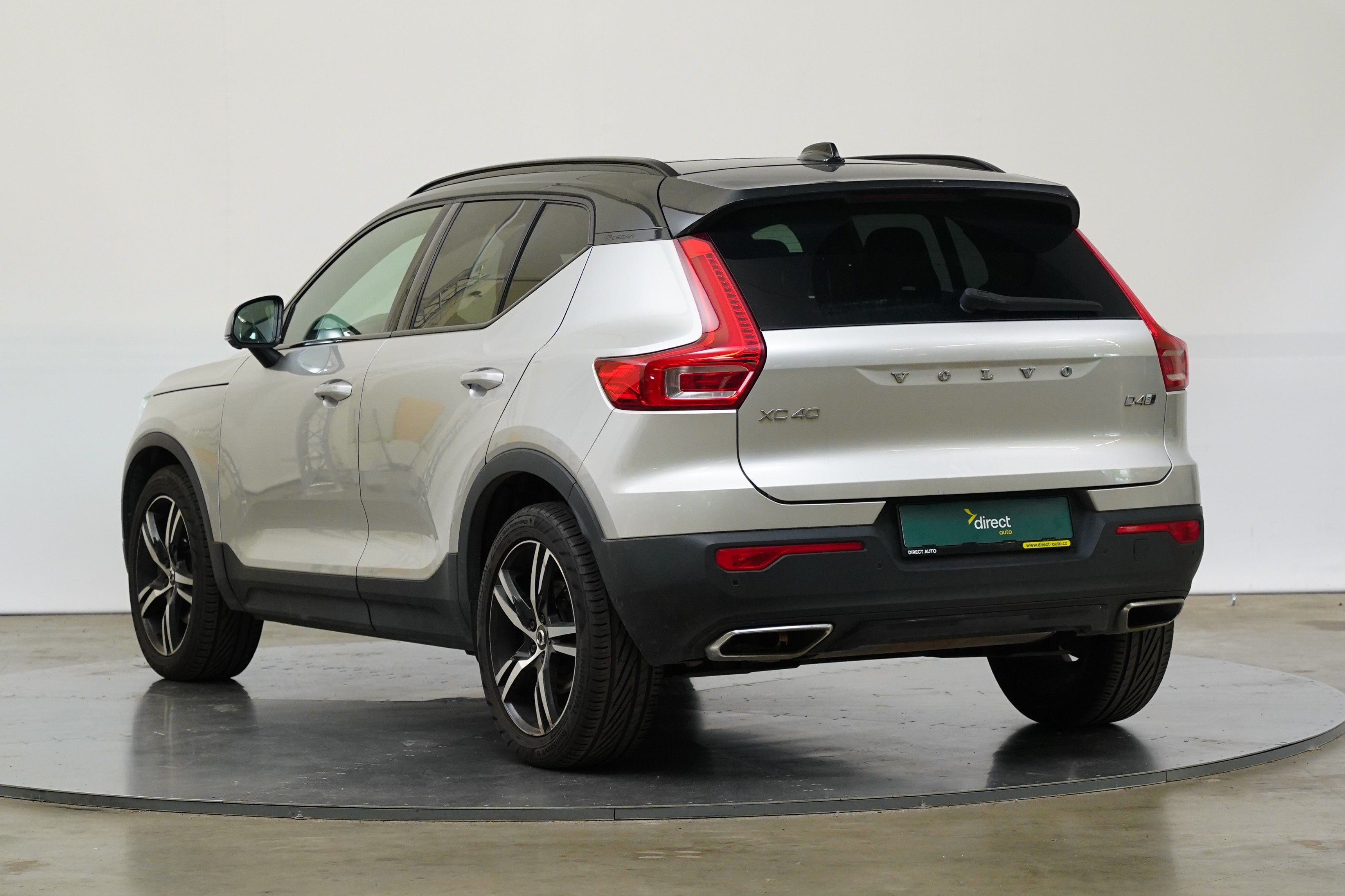 Volvo XC40, 2.0 D4 140 kW AWD R-Design - fotka 4