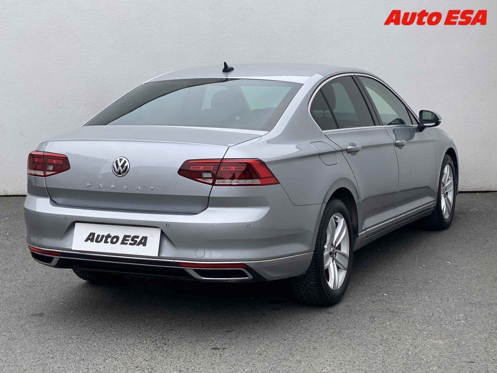 Volkswagen Passat, 2.0TDi,1.maj,ČR,Elegance - fotka 4