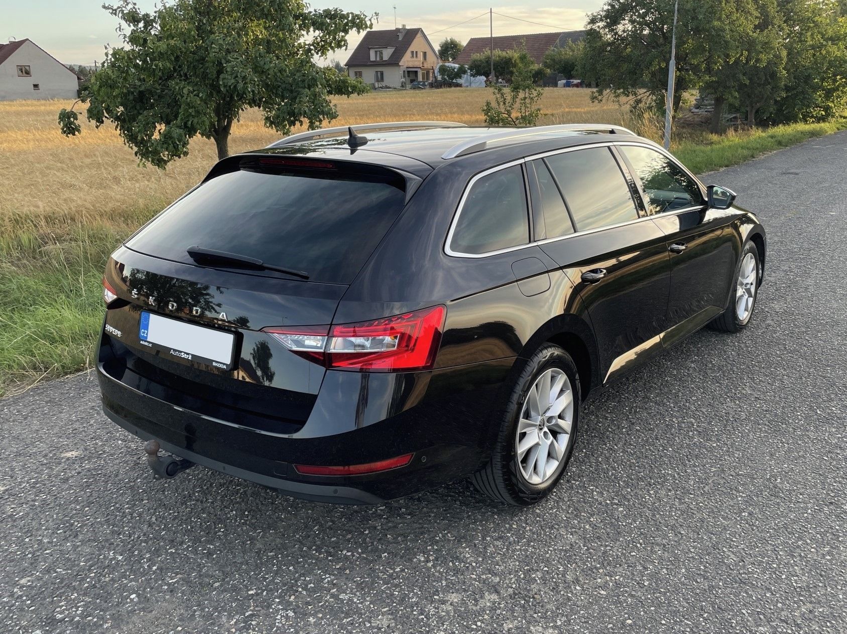Škoda Superb, III Combi, Style, AT, LED, kam - fotka 4