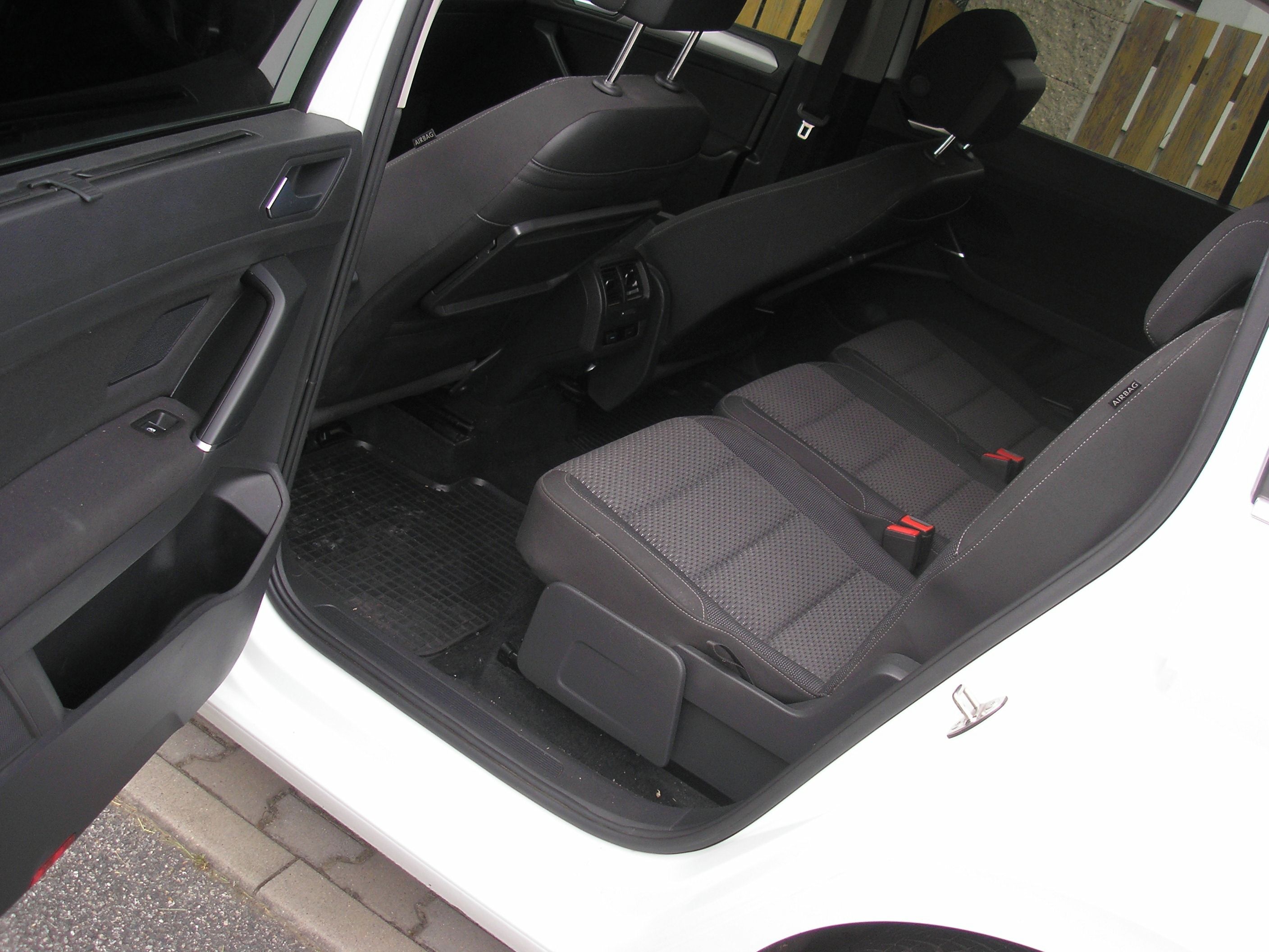 Volkswagen Touran, TOURAN 2.0 D,  manuál, 1.majit - fotka 4