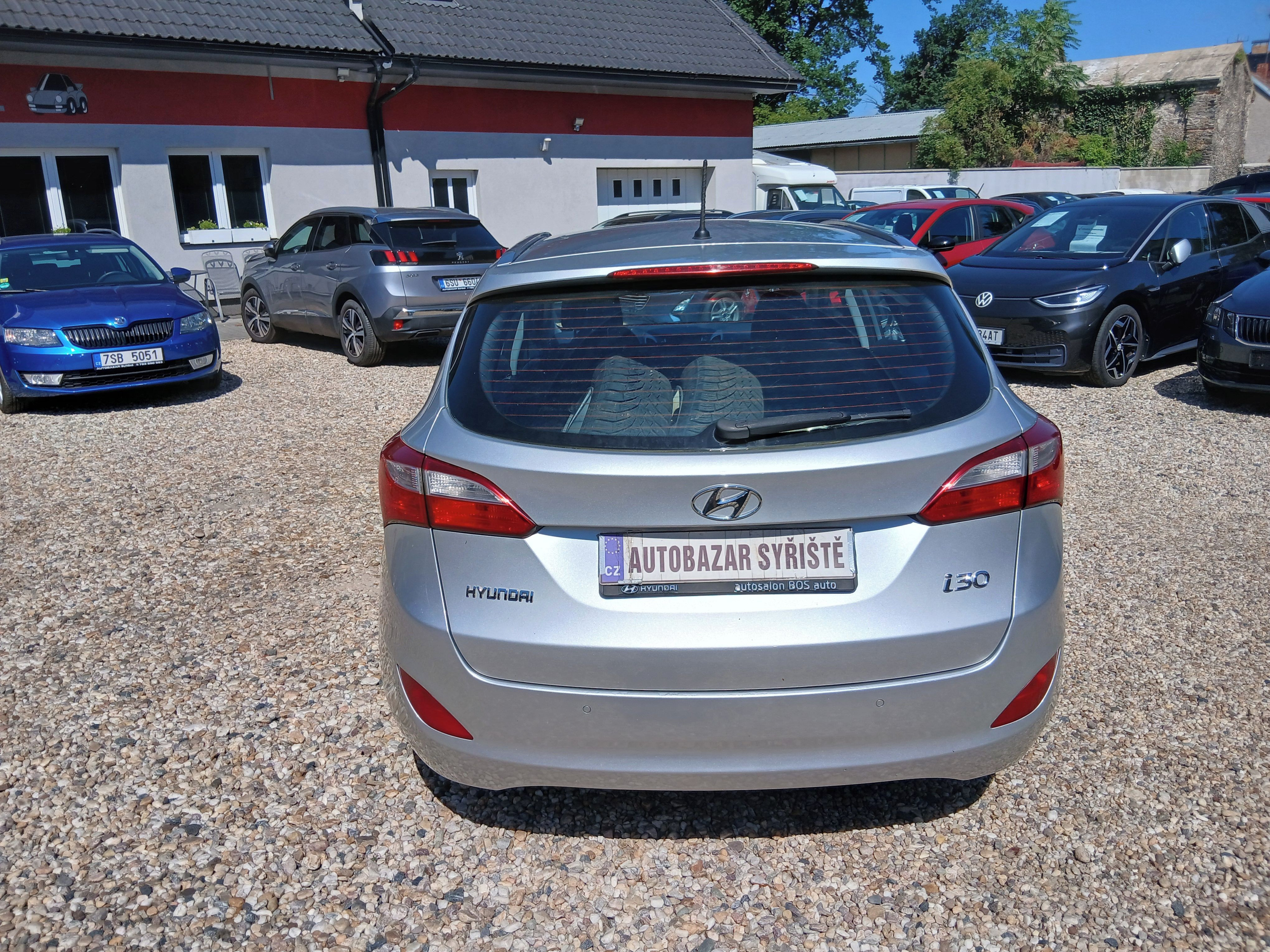 Hyundai i30, 1.6CRDi 81KW S.Kniha, ČR,+Zim. - fotka 6
