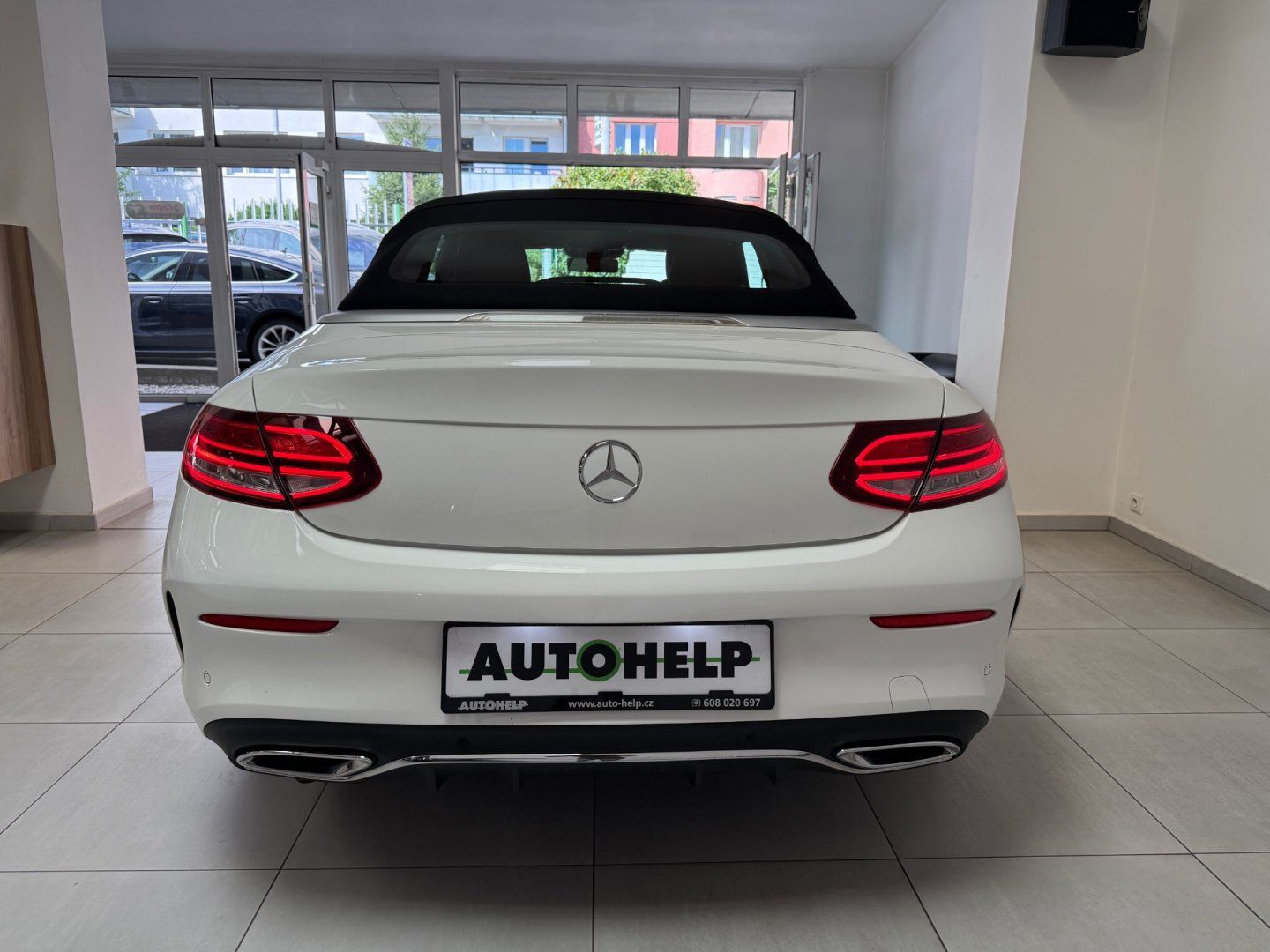 Mercedes-Benz Třídy C, 300d AMG 180 kW - fotka 5
