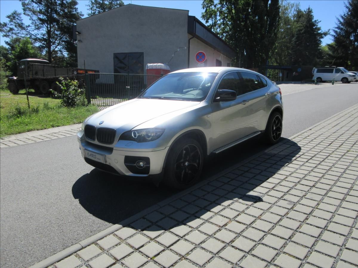 BMW X6, 3,0 xDrive35D, 210Kw, Nové v Č - fotka 4