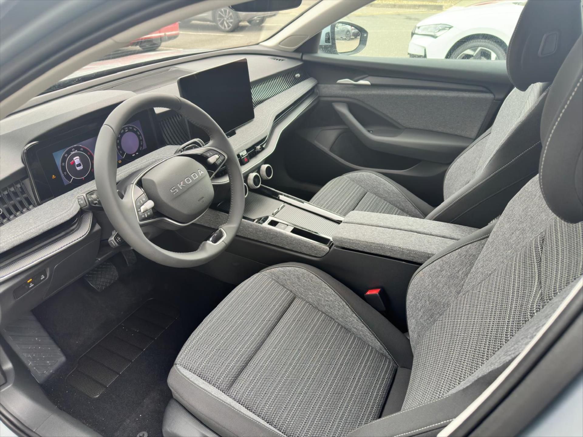 Škoda Superb, 2,0 TDI 110 kW  Selection - fotka 6