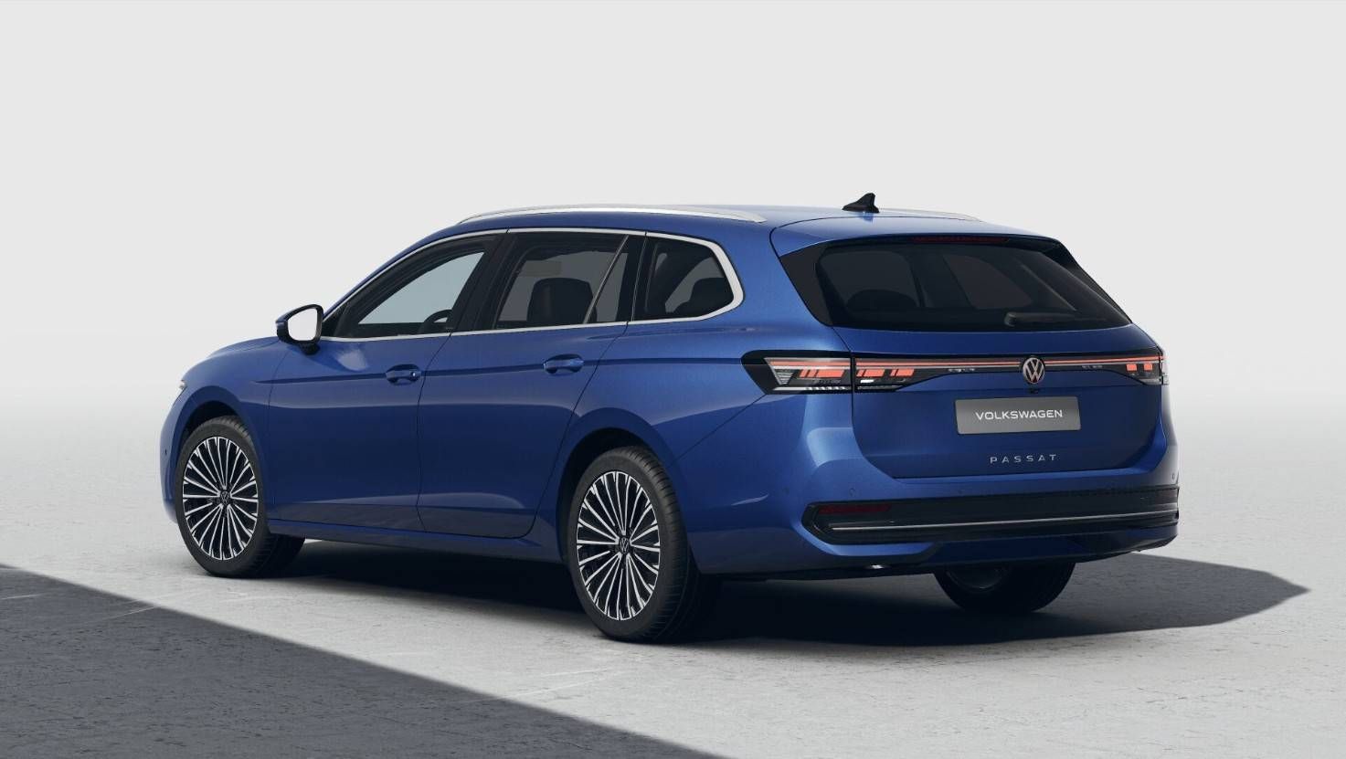 Volkswagen Passat, Elegance 7DSG 2,0TDI - fotka 2