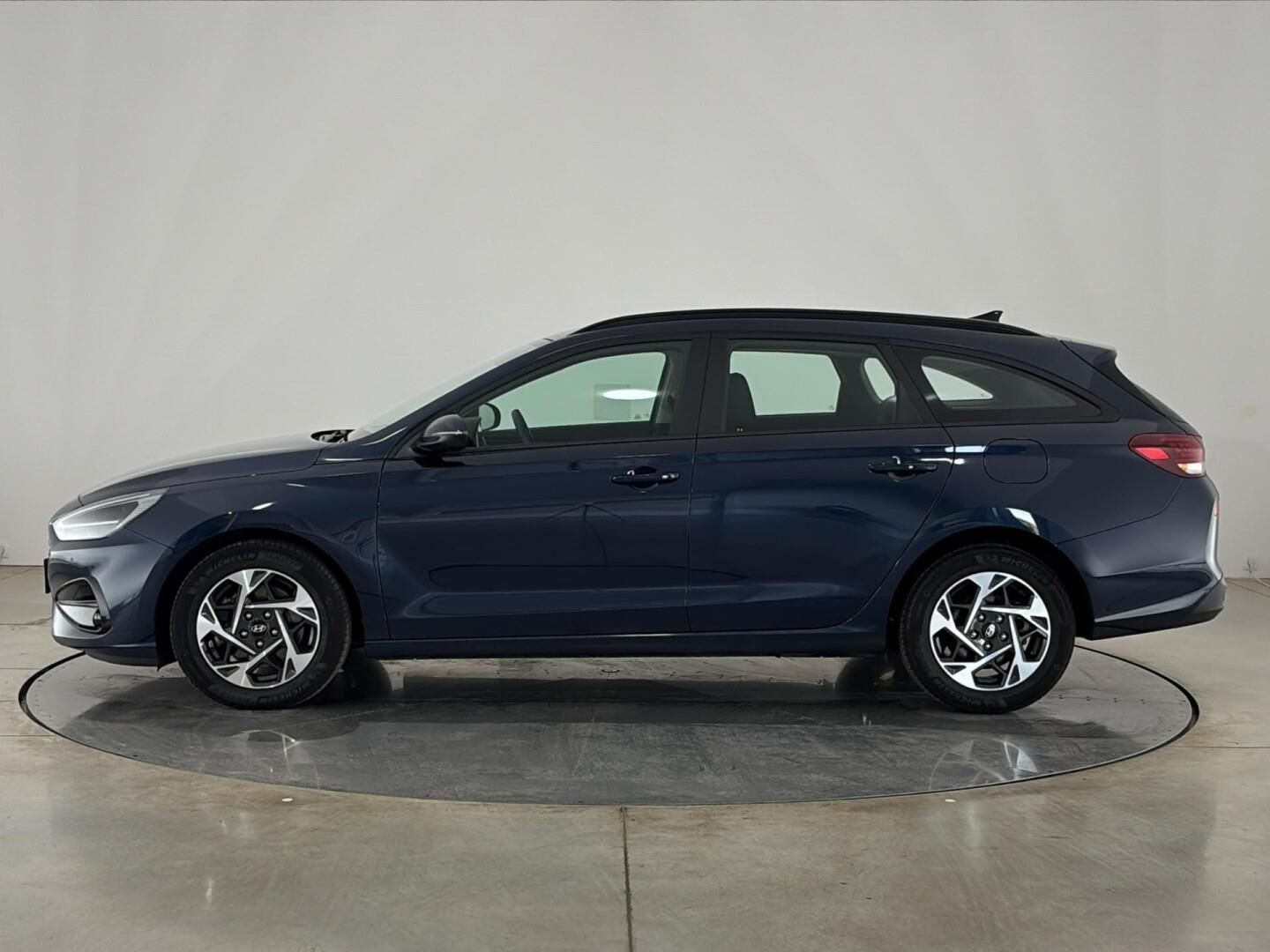 Hyundai i30, 1.5 T-GDI / 103 kW Smart DCT - fotka 3