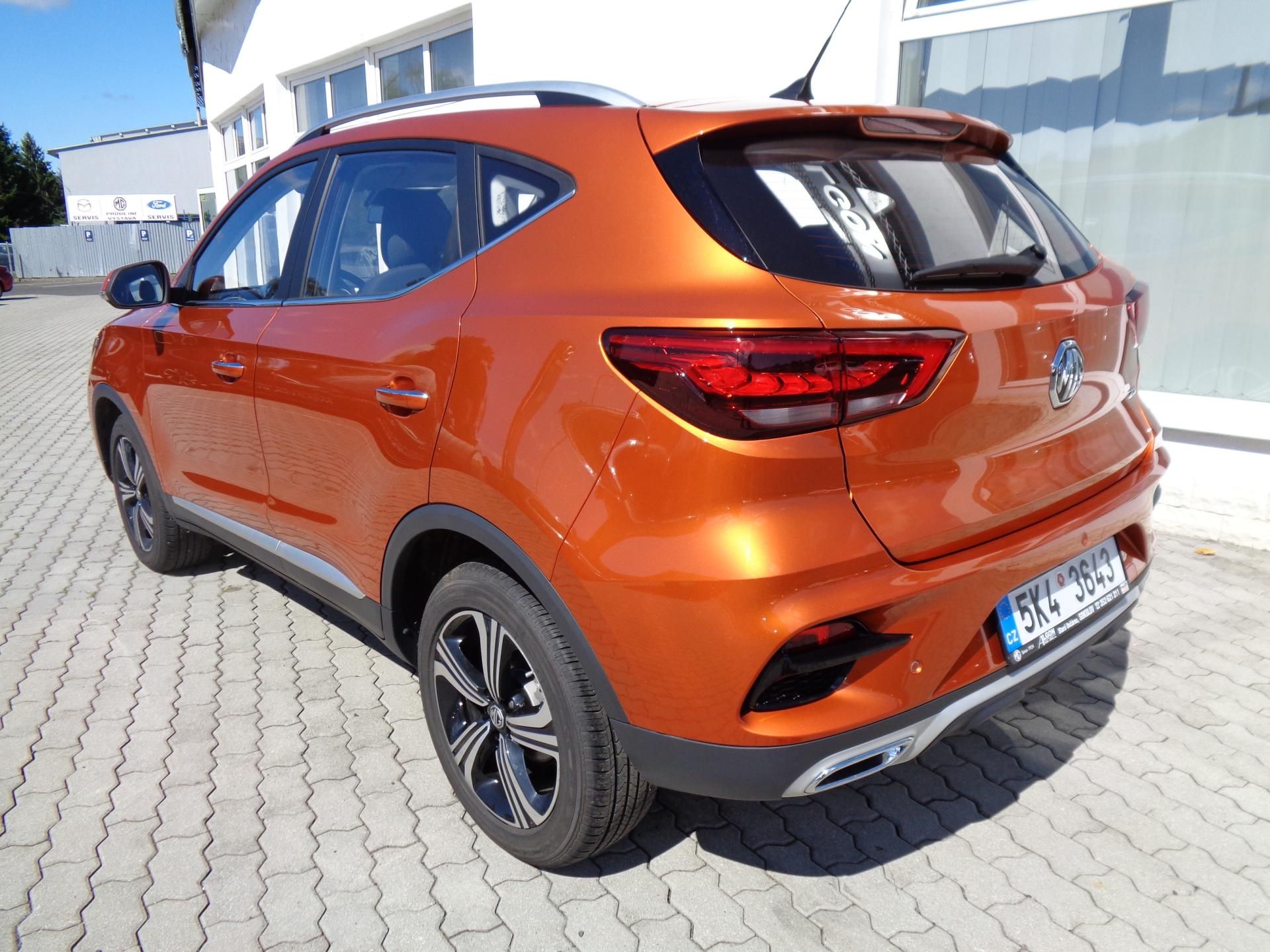 MG ZS, 1,5 106 PS, Ess-plus, MÁLO KM! - fotka 5