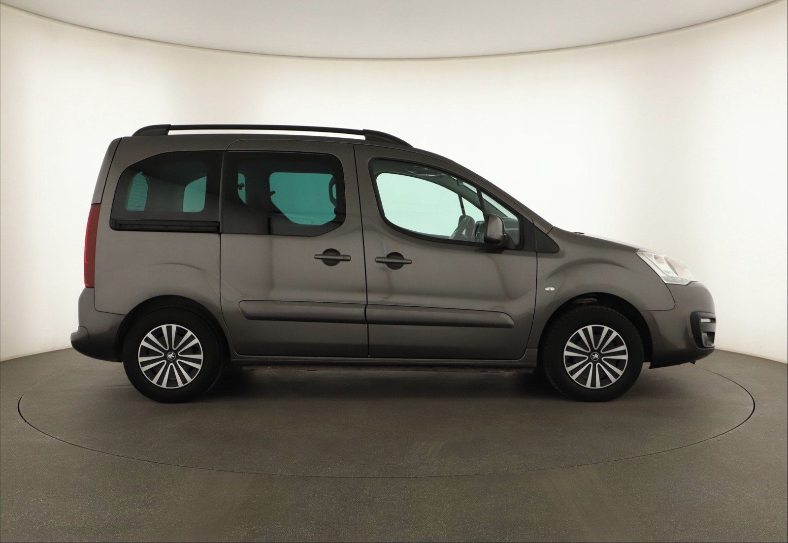 Peugeot Partner, 1.6 BlueHDi, Active, 5Míst - fotka 6