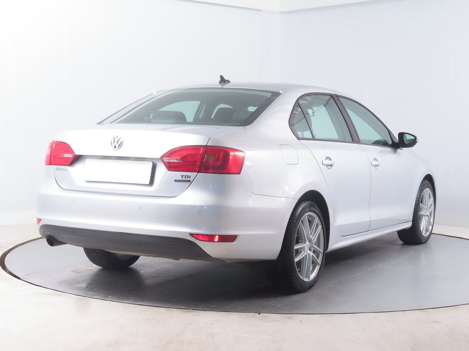 Volkswagen Jetta, 1.6 TDI, Automatická klima - fotka 5