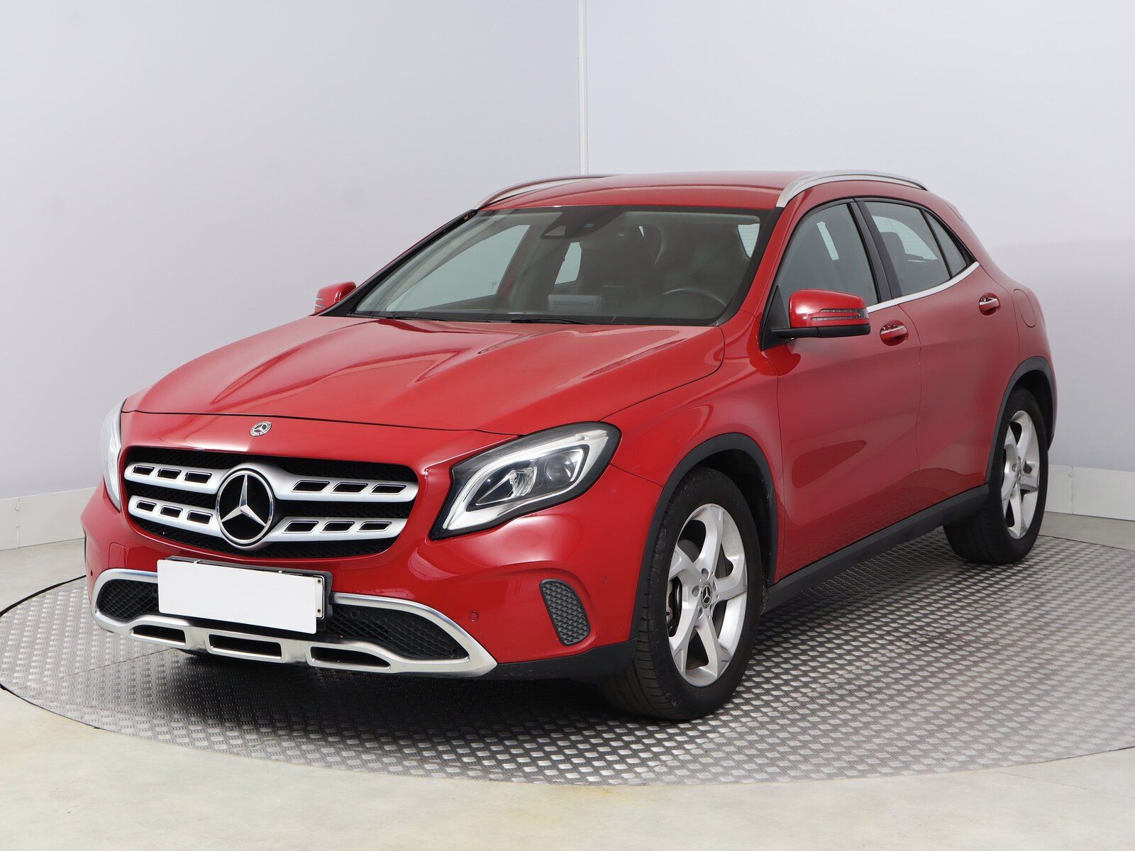 Mercedes-Benz GLA, 180 d, Automat, Serv.kniha - fotka 2