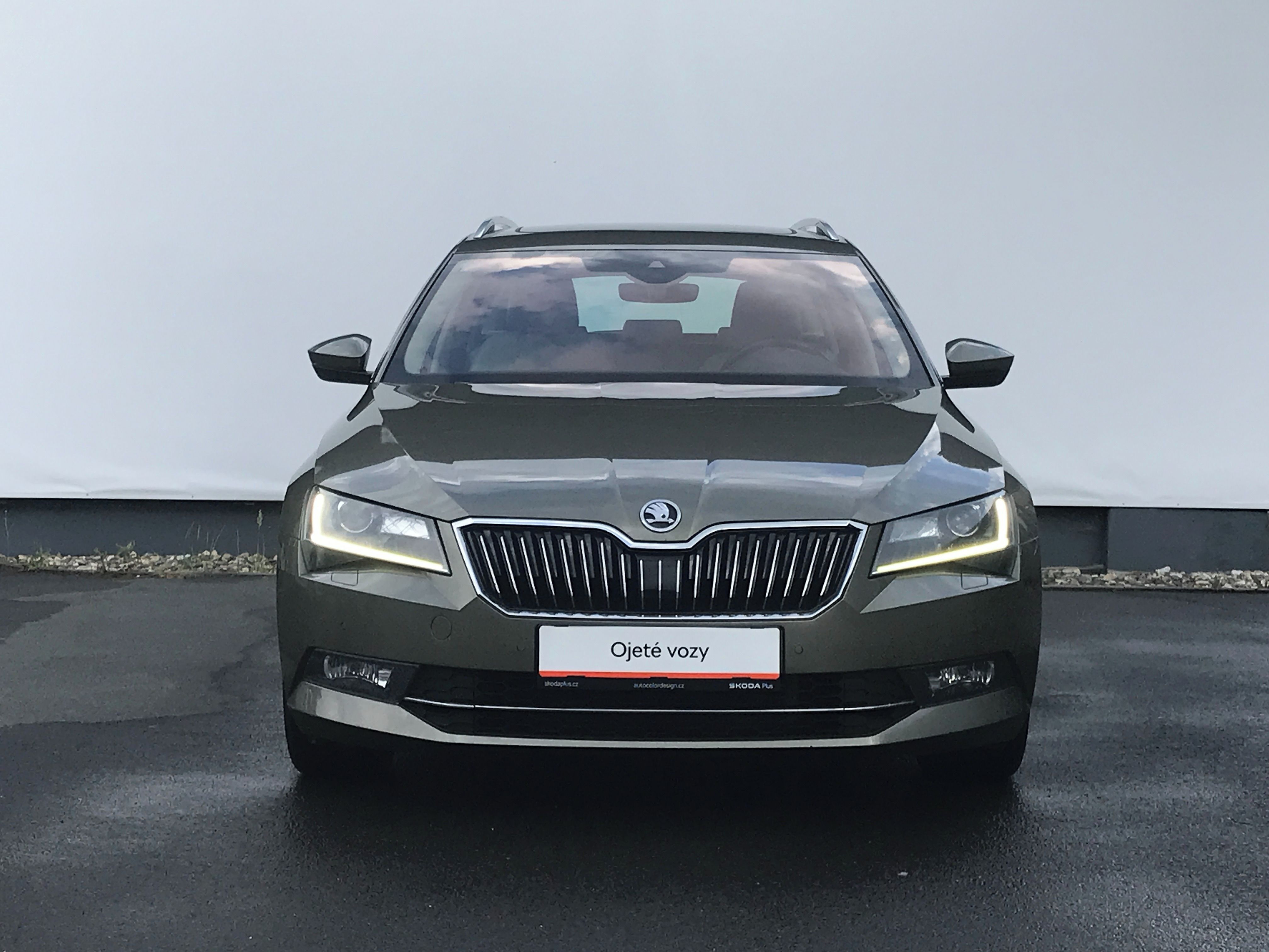 Škoda Superb, 4x4 2,0TDi 140kW L&K+TAŽNĚ+PAN - fotka 4