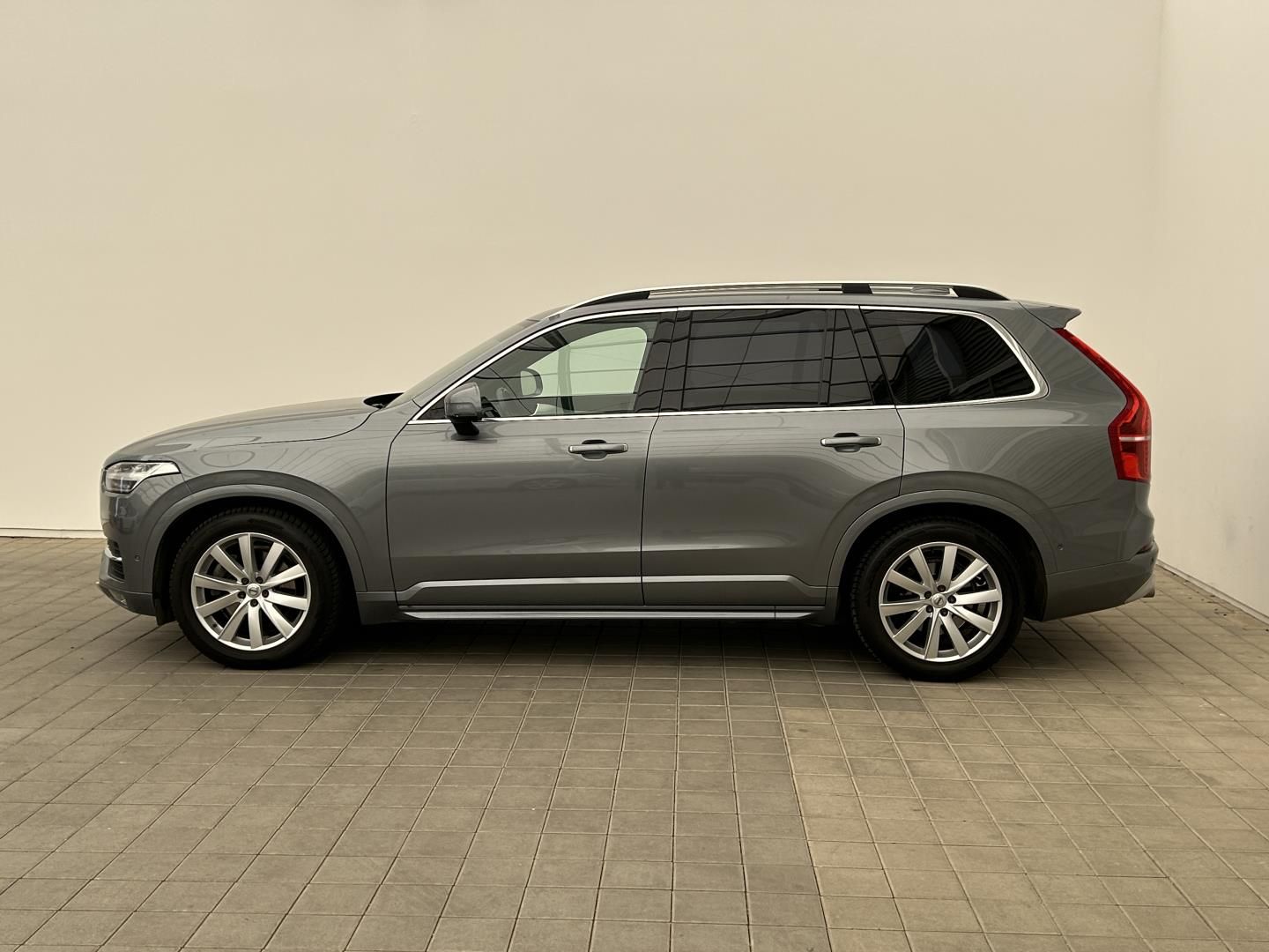 Volvo XC90, 2.0D5 165kW 4x4  Mommentum PRO - fotka 2