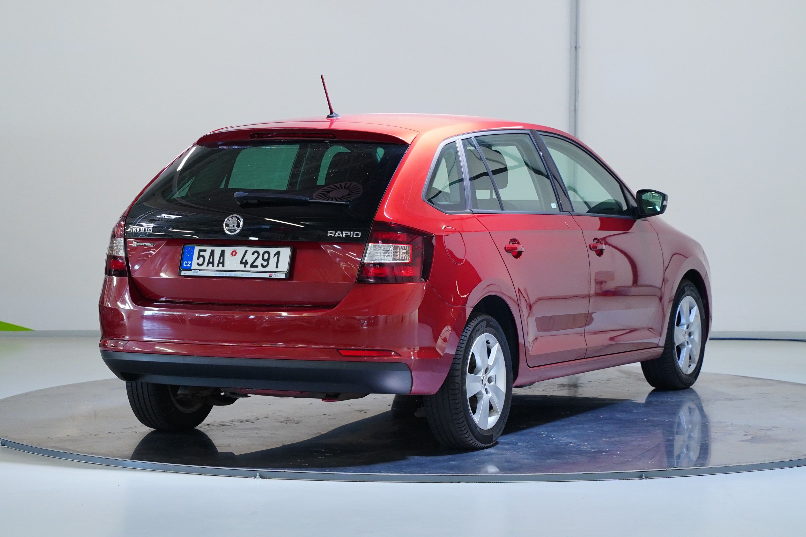 Škoda Rapid, 1.4 TDI 66 kW Style Spaceback - fotka 3