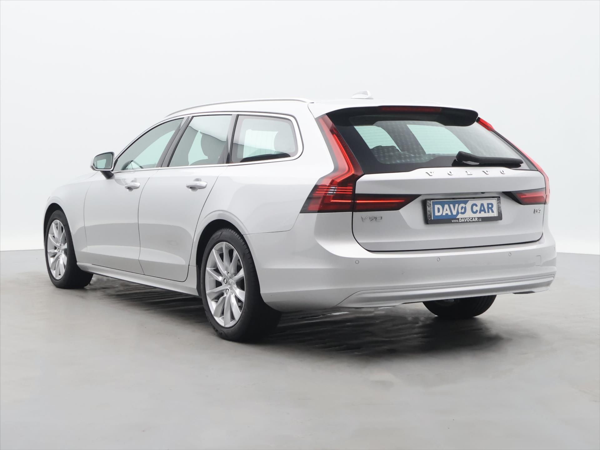 Volvo V90, 2,0 D 145 kW Momentum Automat - fotka 5
