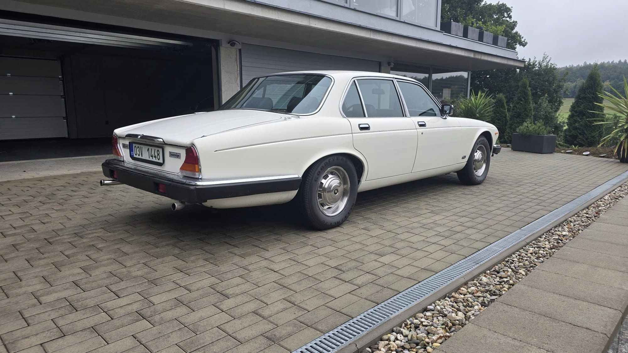 Jaguar XJ6 - fotka 4