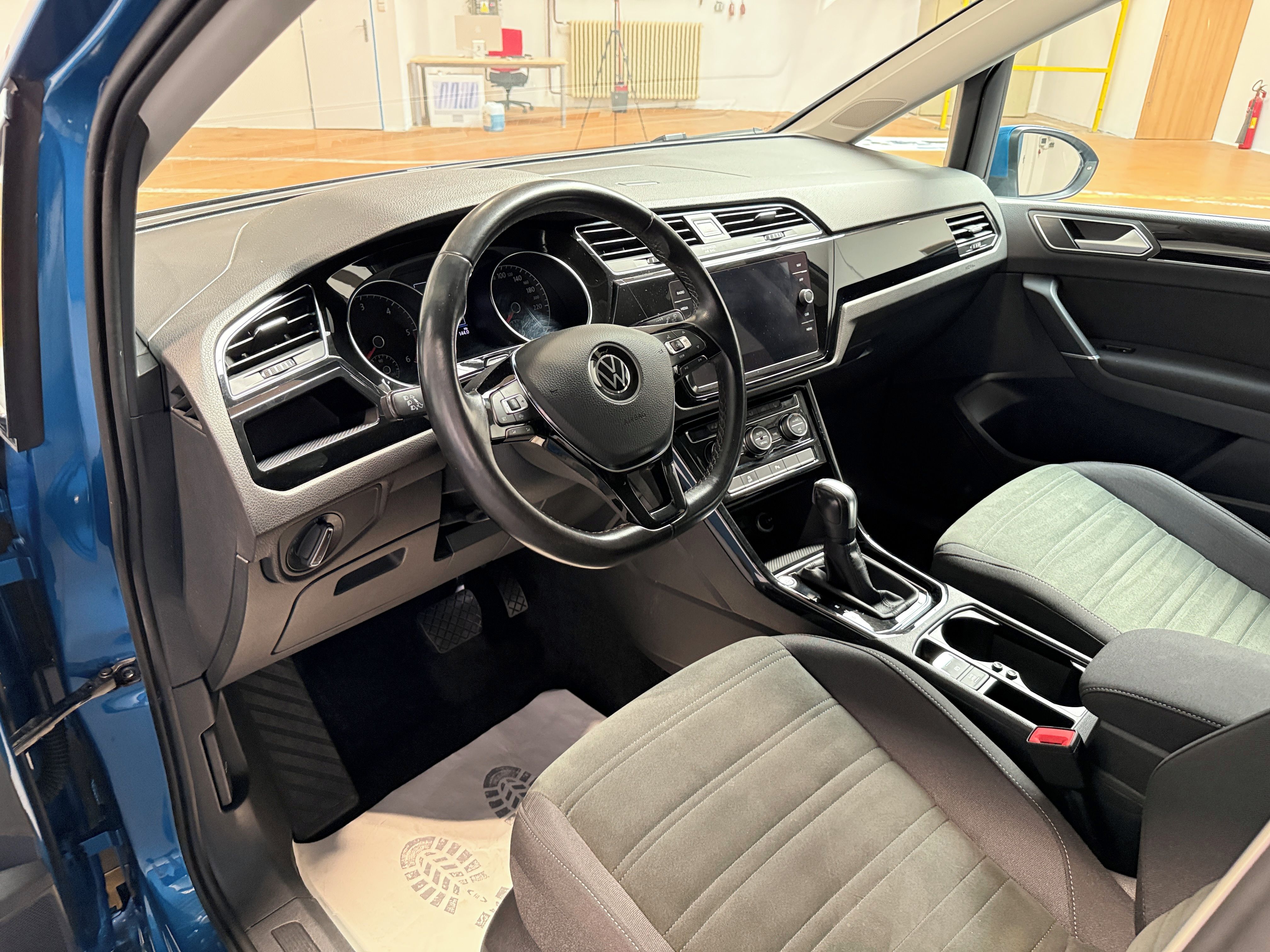 Volkswagen Touran, 2.0 TDI BMT Highline DSG - fotka 5