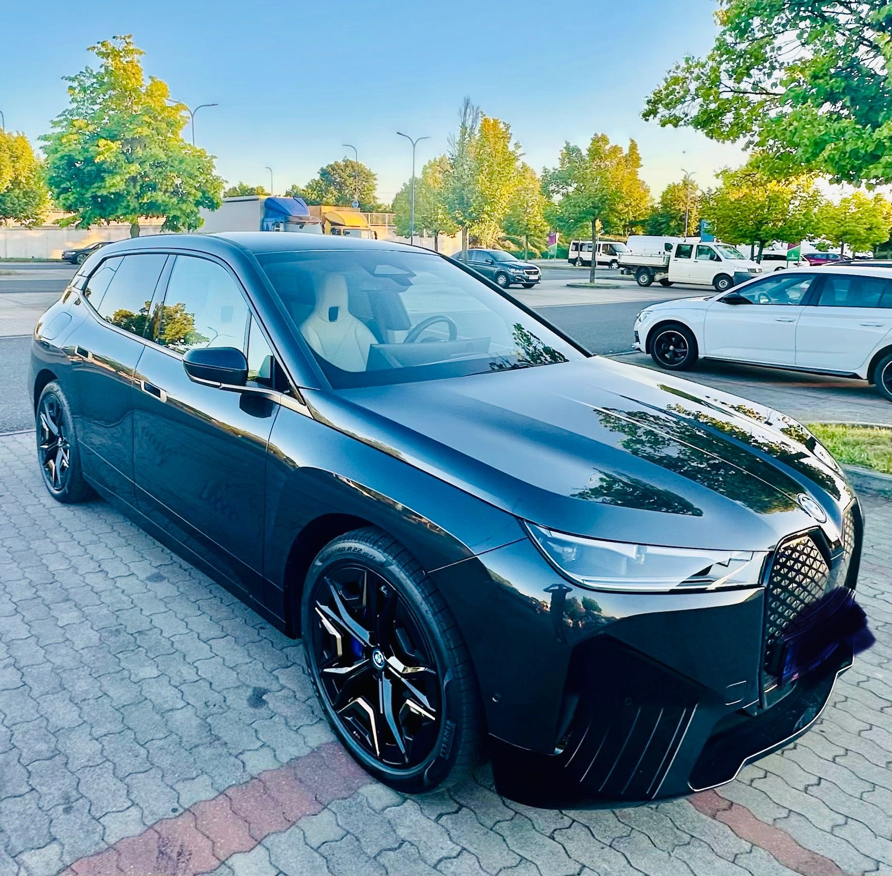 BMW iX