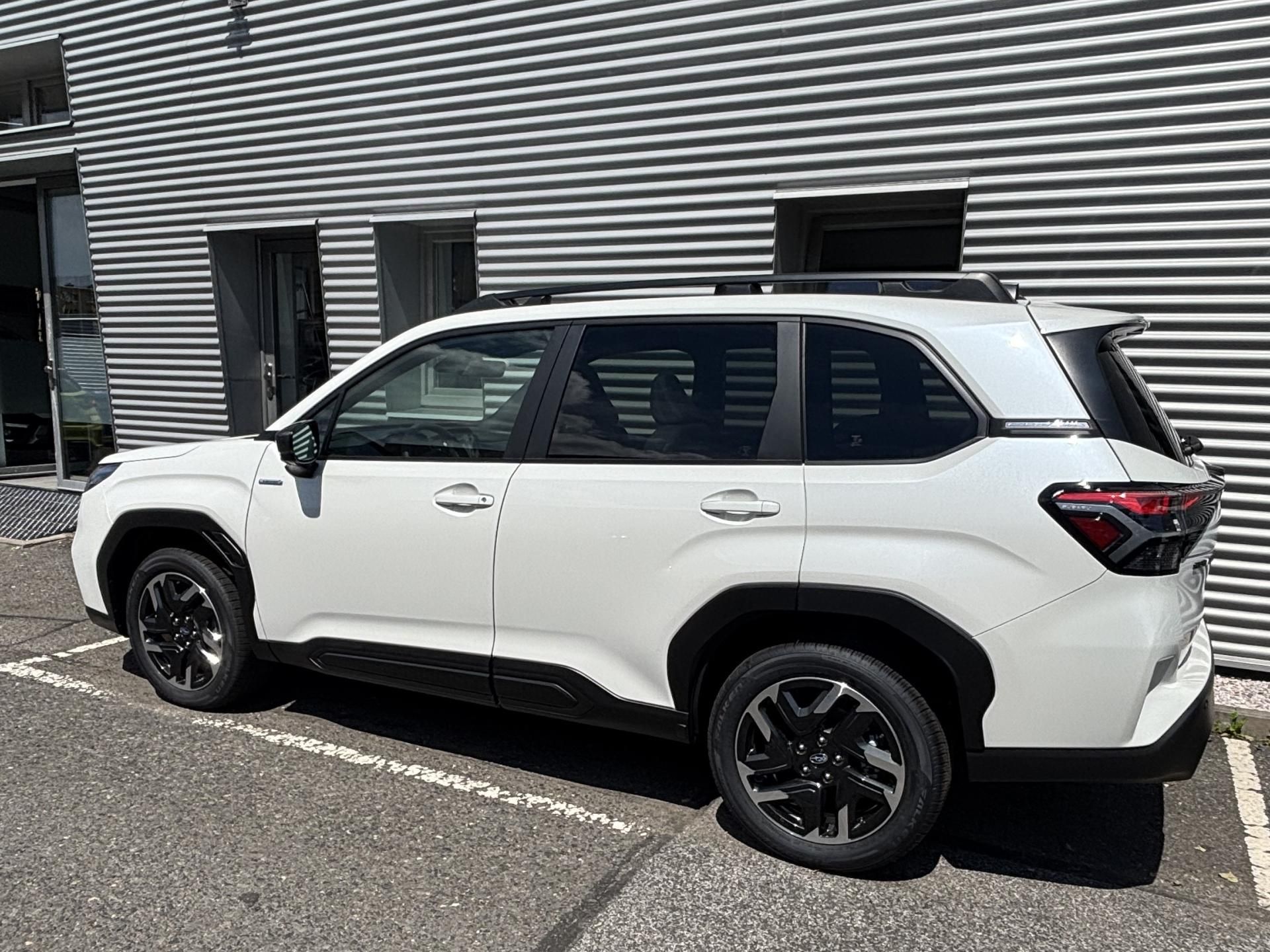 Subaru Forester, NOVÝ FORESTER 2,0i COM. NAVI - fotka 5