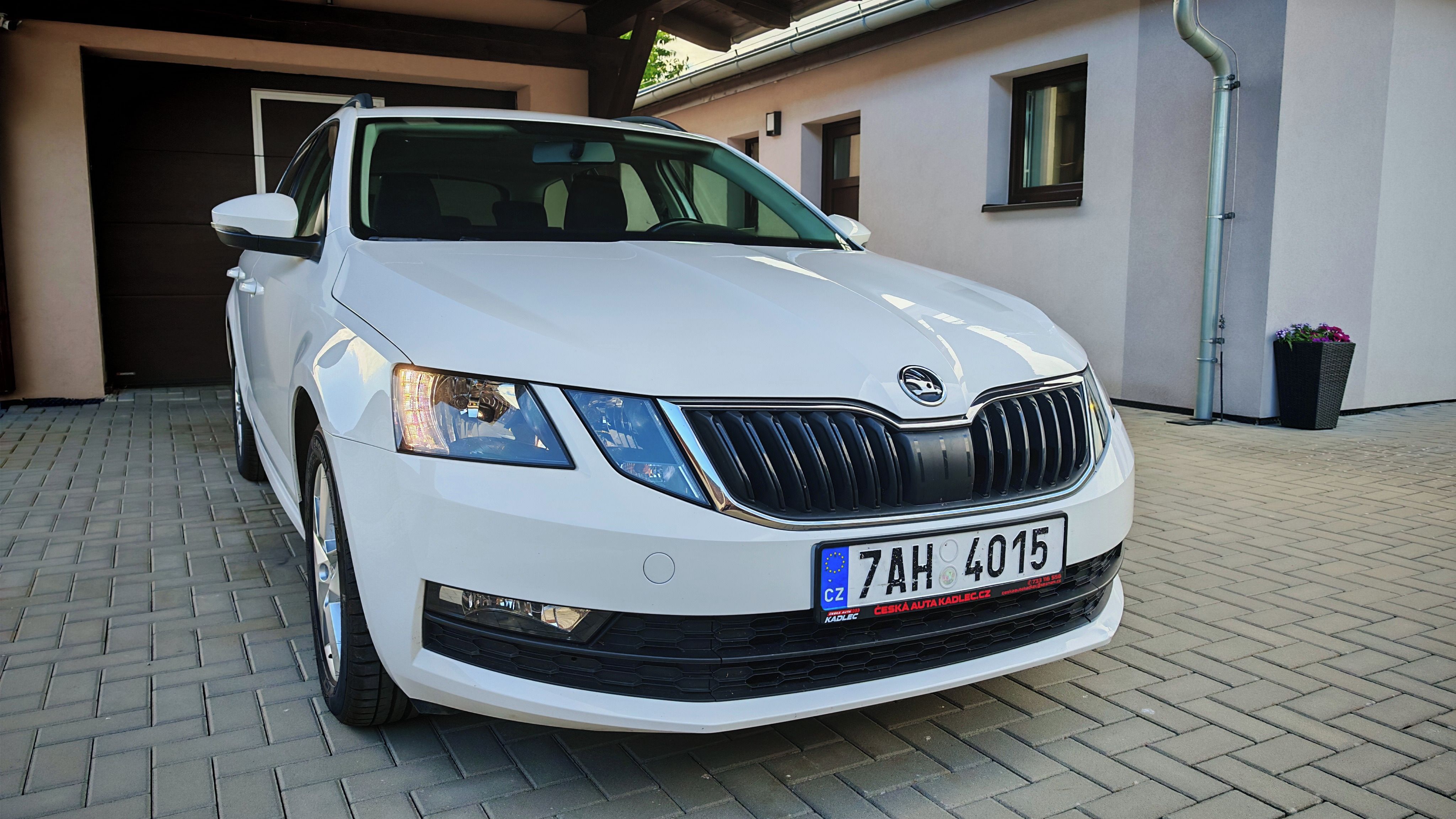 Škoda Octavia, 1.5 TSI,původ ČR, Senzory, Led