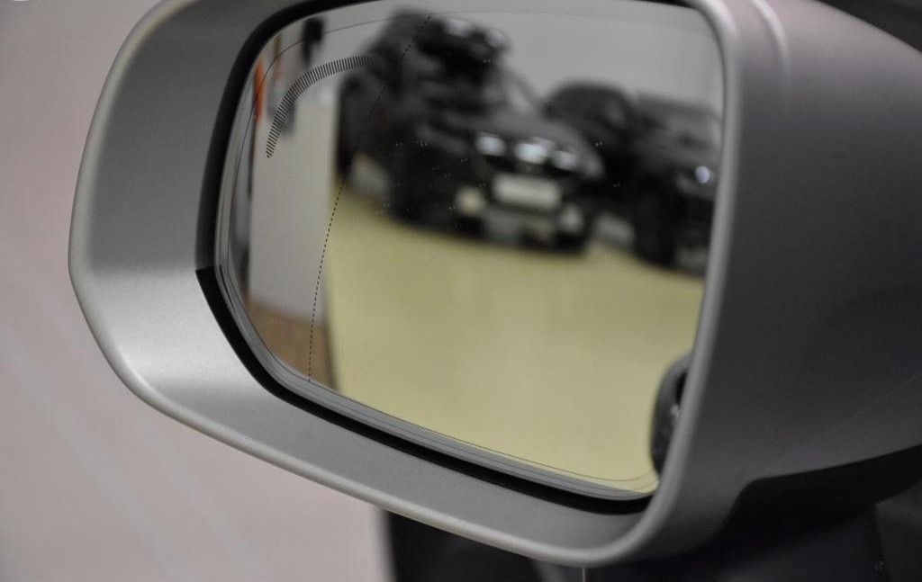 Volvo XC90, B&W, Vzduch, HUD, ČR, DPH - fotka 5