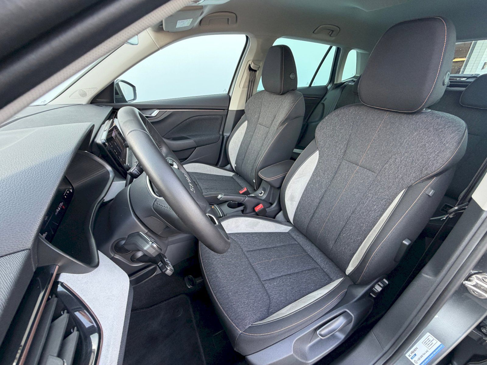 Škoda Kamiq, 1.5TSI 110kW Top Selection - fotka 6
