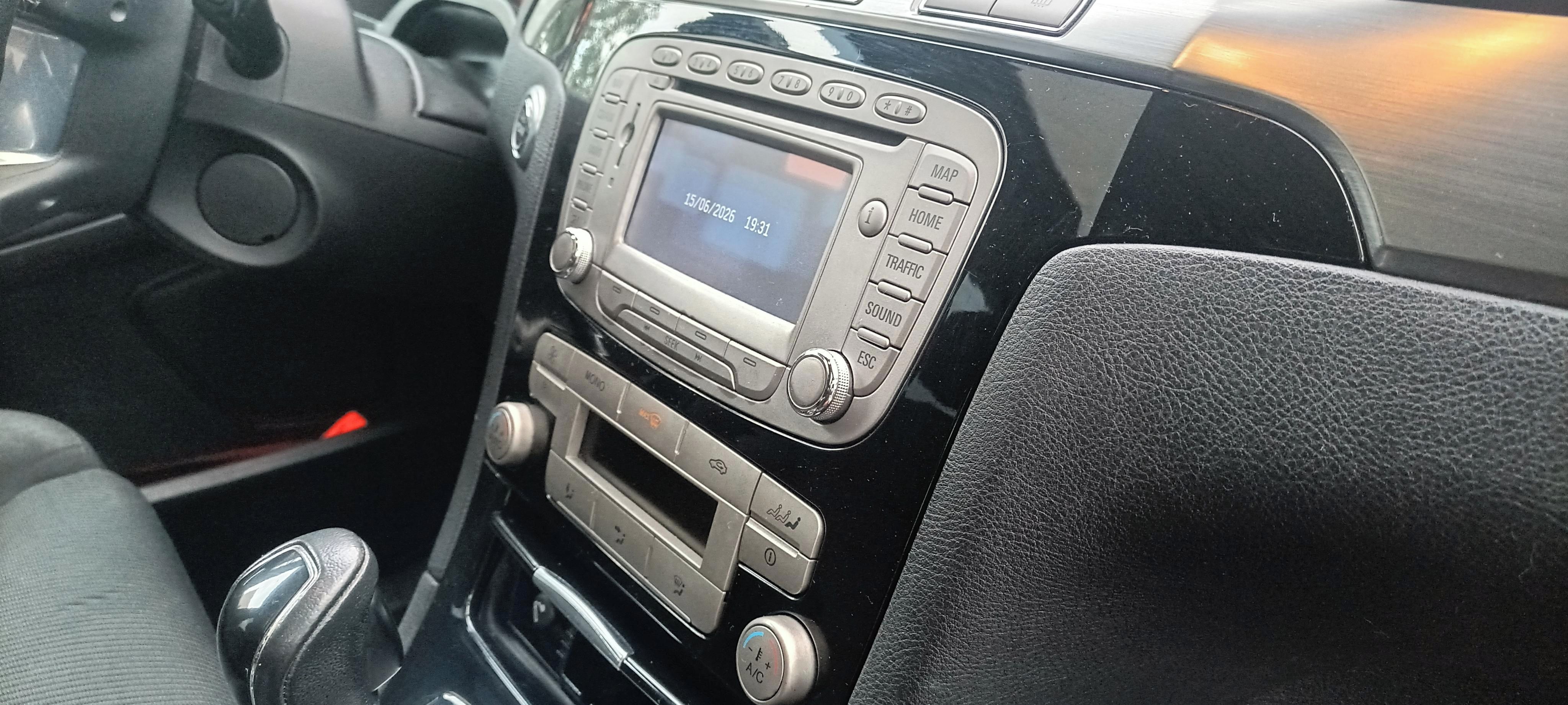 Ford Galaxy - fotka 3