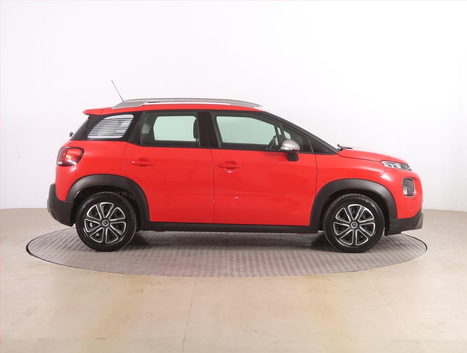 Citroën C3 Aircross, 1.2 PureTech, Shine - fotka 6