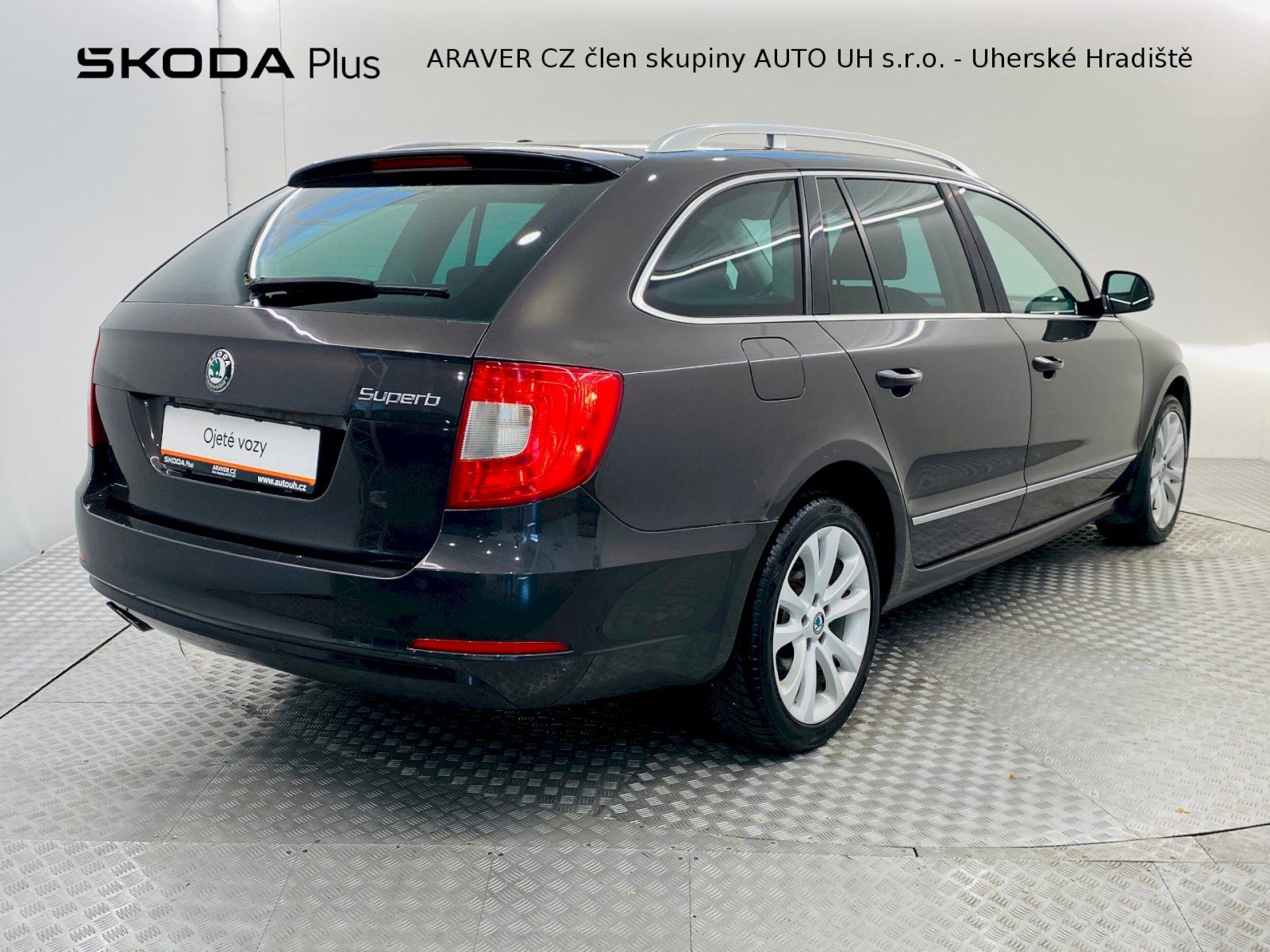 Škoda Superb, 2.0 TDI DSG 103kW Bi-Xenon Ele - fotka 2