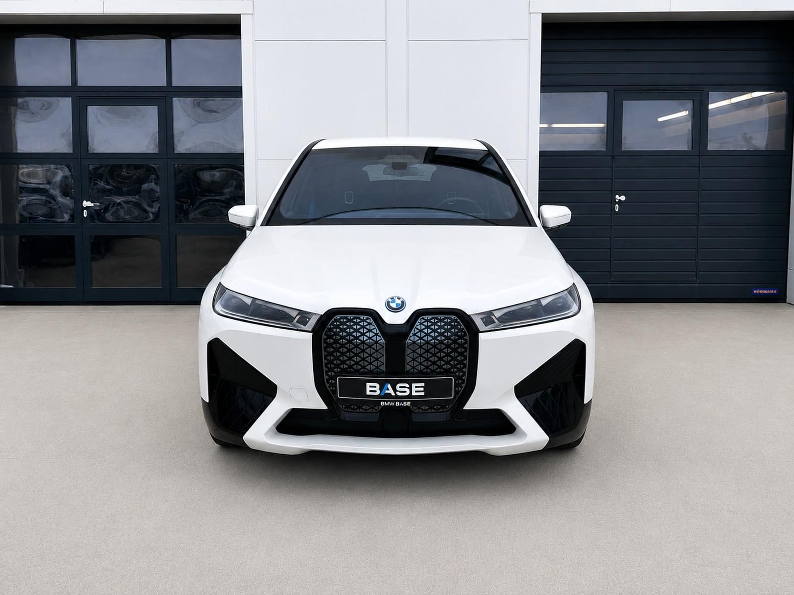 BMW iX, xDrive40 Sport Paket - fotka 2