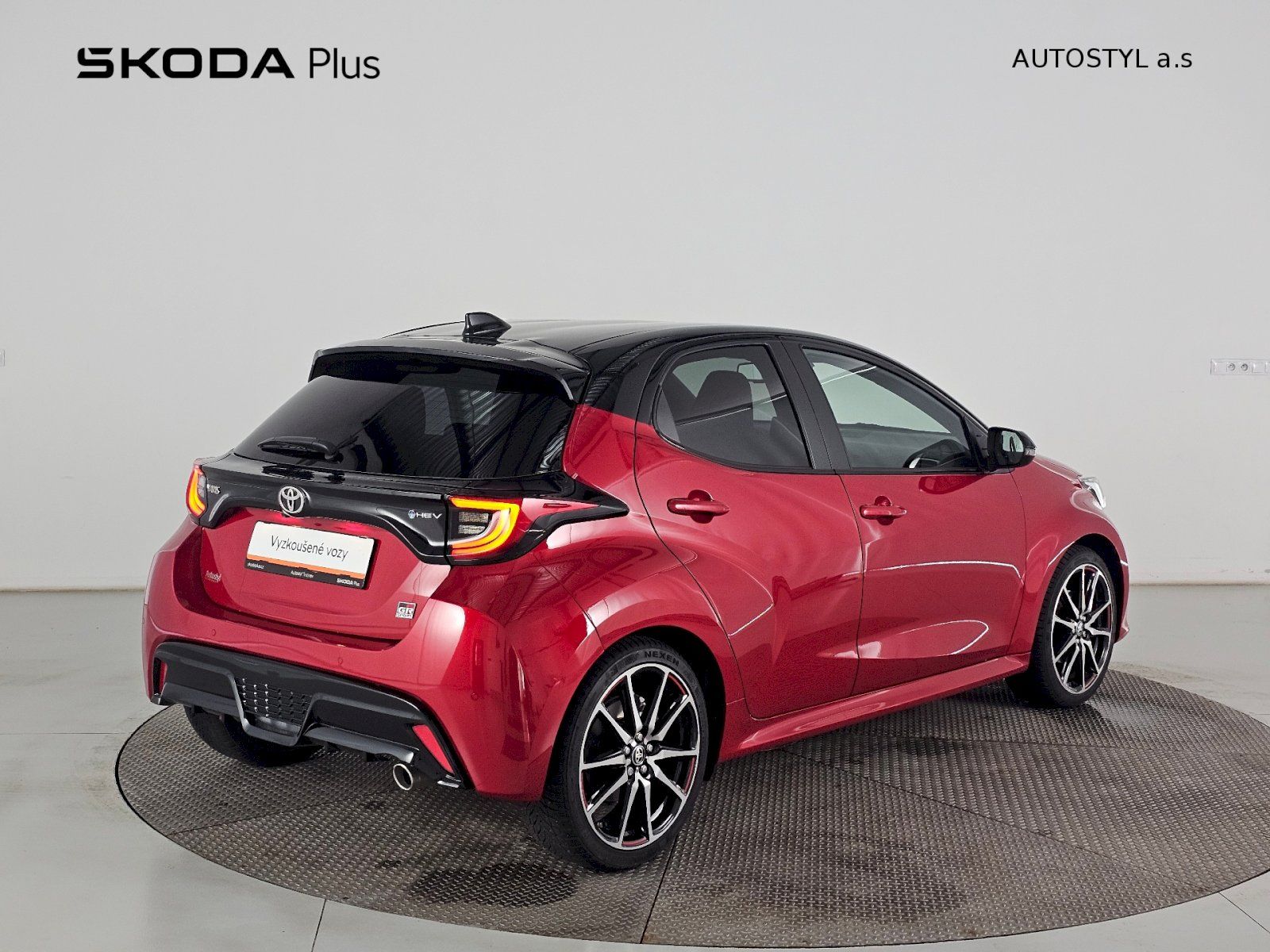 Toyota Yaris, 1.5 HEV 130k GR SPORT - fotka 2