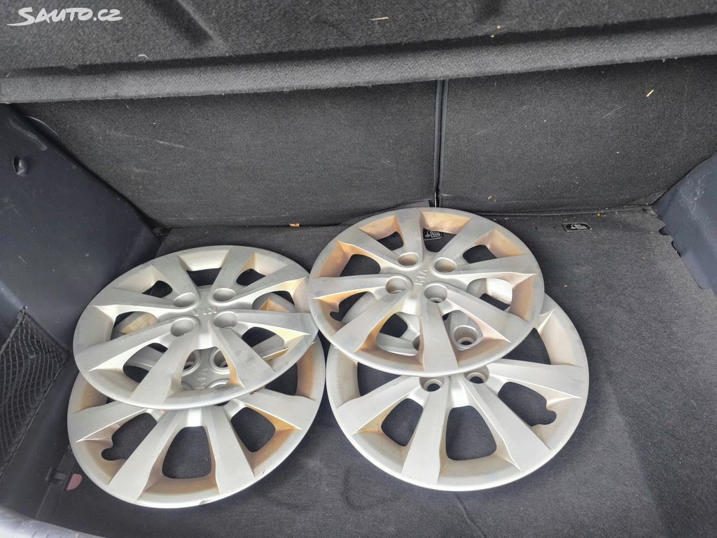 Kia Rio, KRÁSNÁ,75T.KM,1MAJ48LET,VÝBAVA - fotka 5