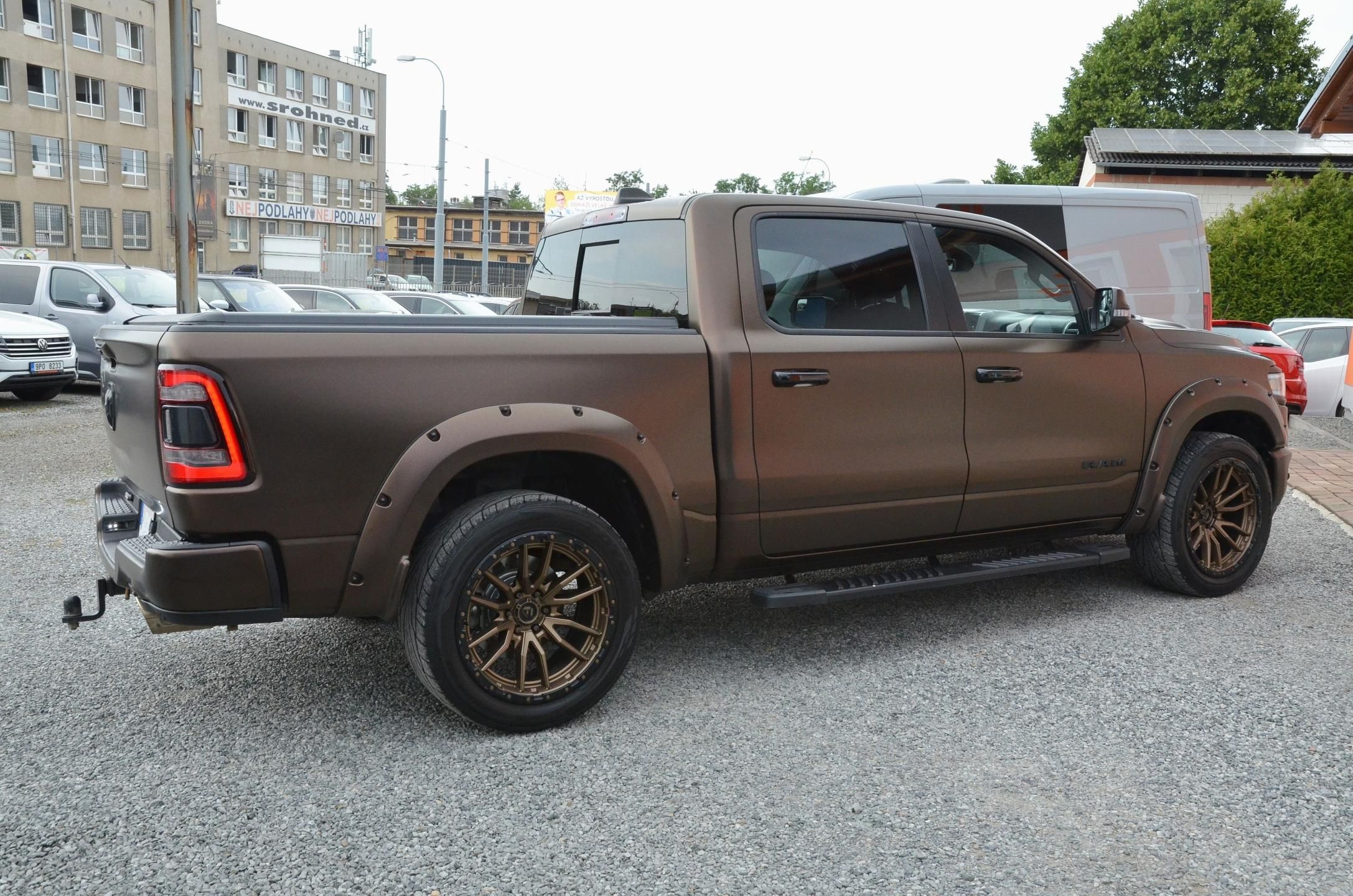 Dodge Ram, 1500 BIGHORN 5.7 V8 HEMI 4x4 - fotka 6