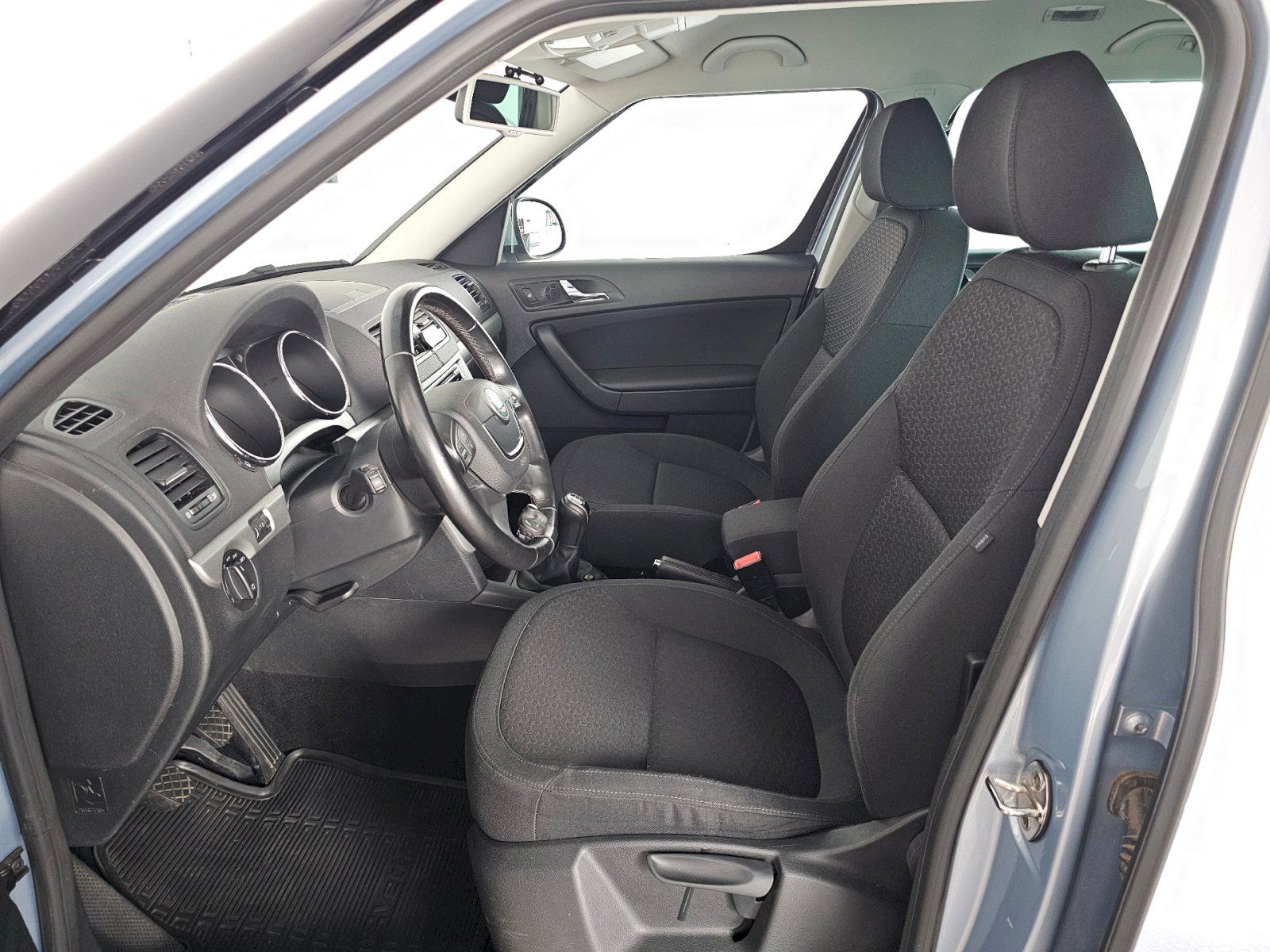 Škoda Yeti, 1.4TSI 90kW EXPERIENCE NAVI XE - fotka 6